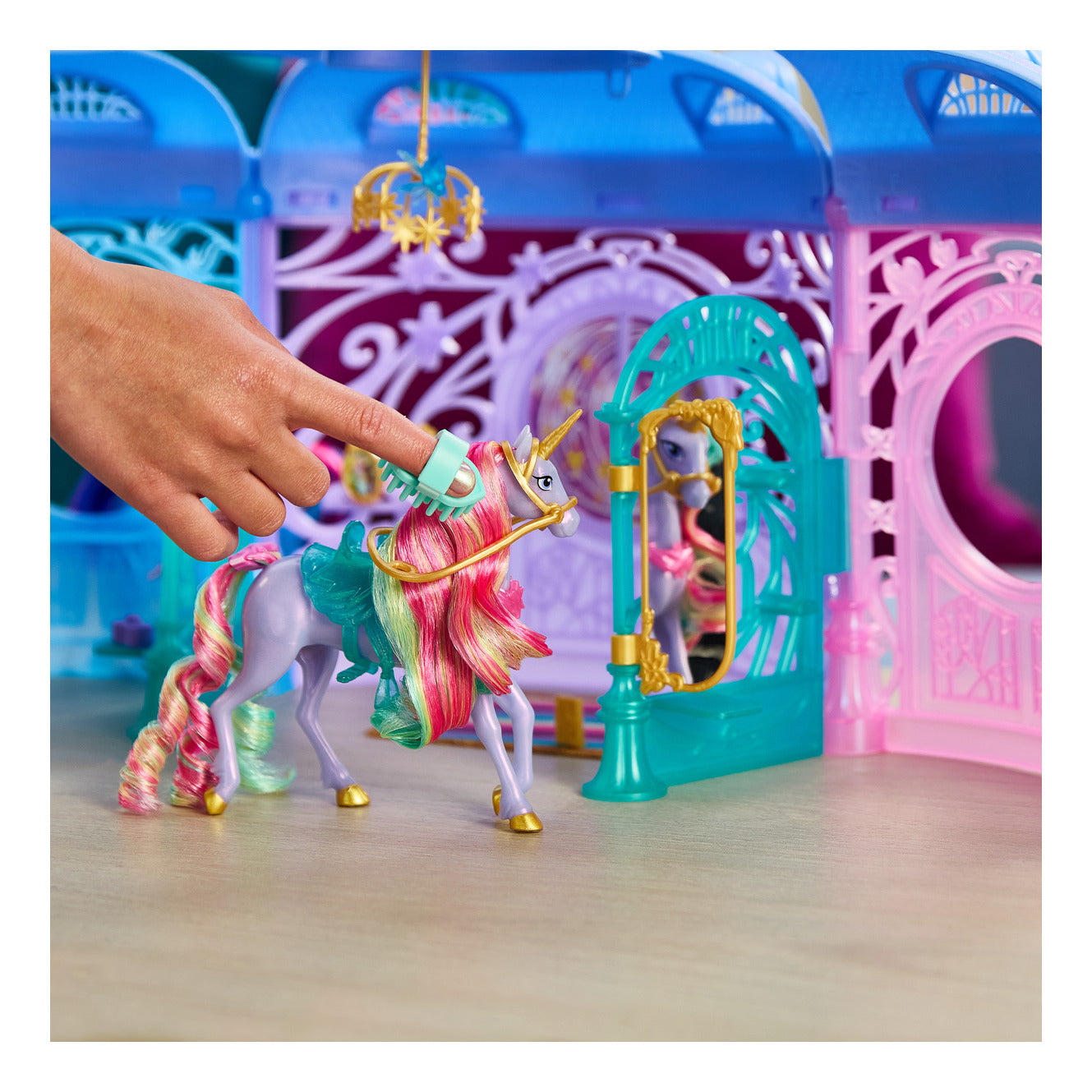 Spin Master Unicorn Academy Starglow Fountain & Stable Playset with Wildstar