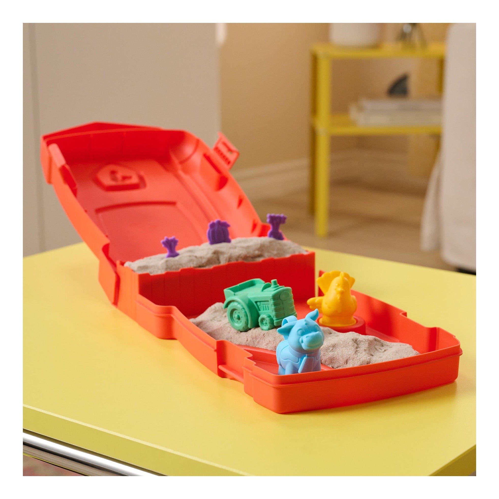 Kinetic Sand Sandy Farm Set with 340g Sand and 6 Tools