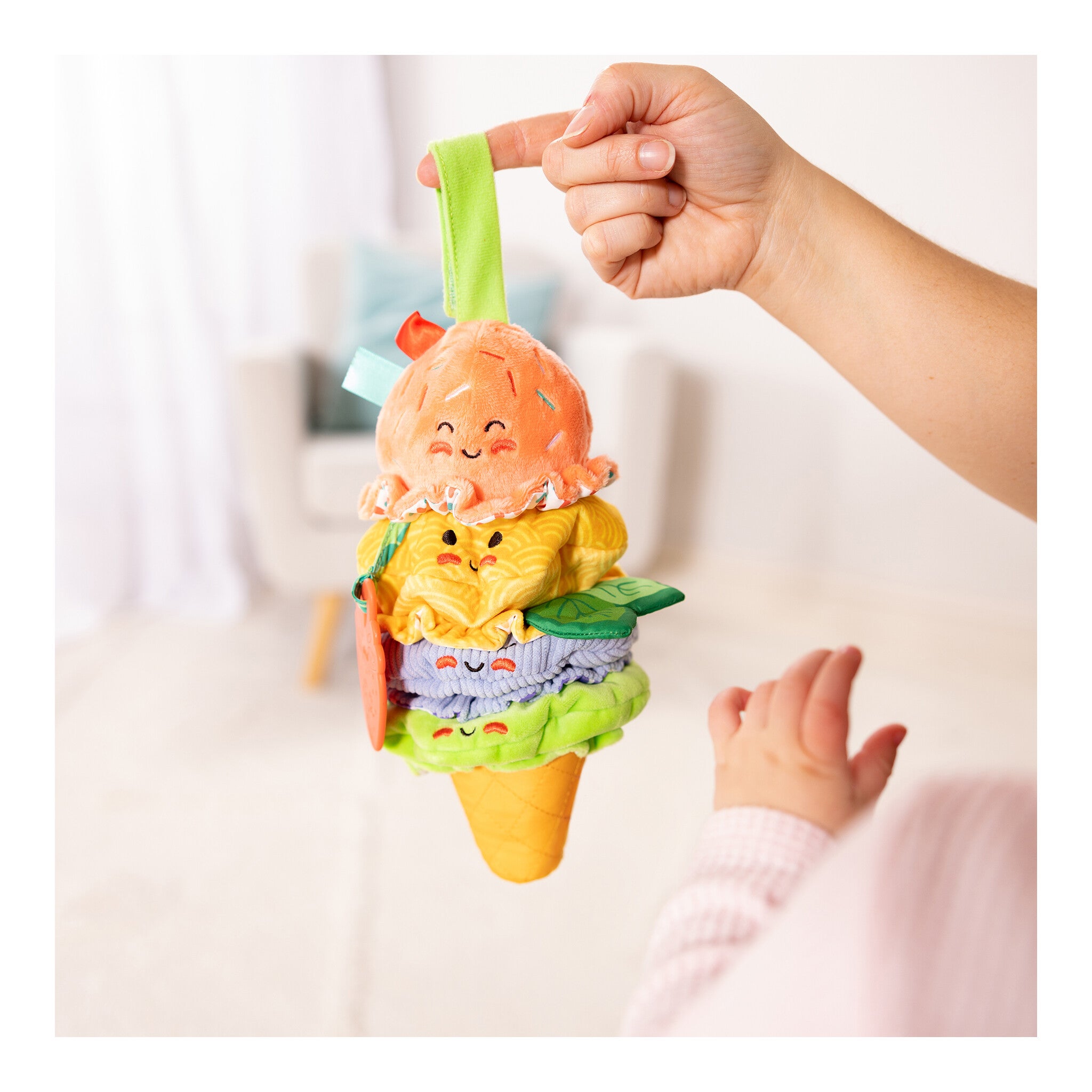 Melissa & Doug Ice Cream Take-Along Pull Toy