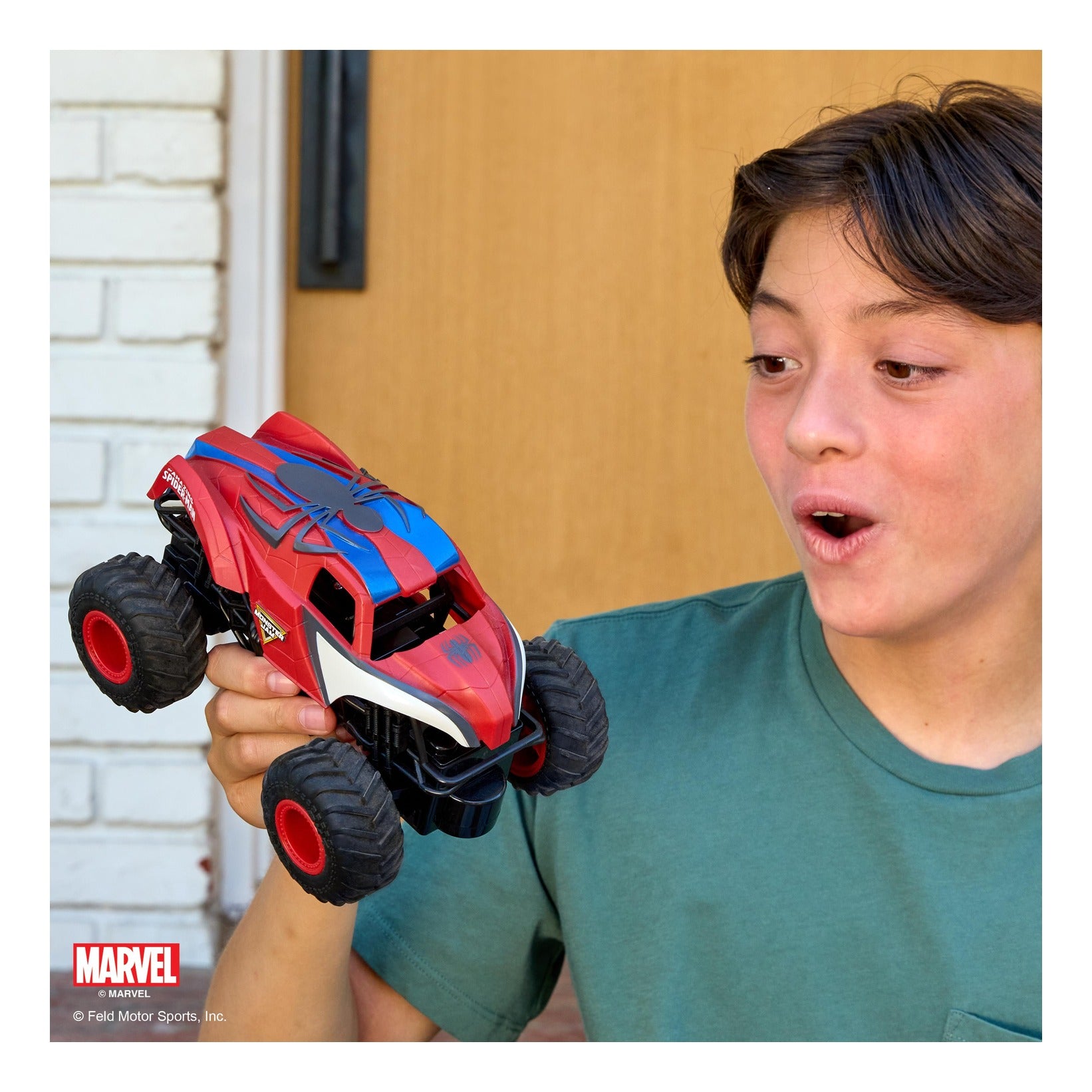 Monster Jam Marvel Spider-Man 1:24 Remote Control Monster Truck