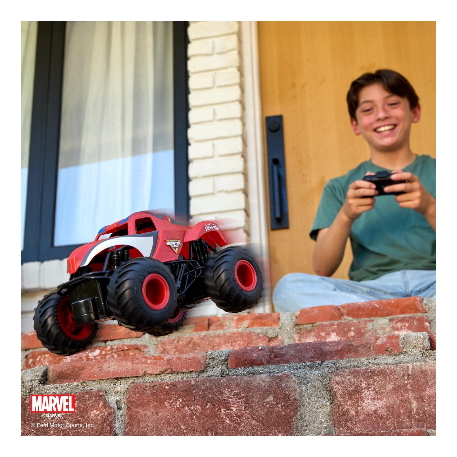 Monster Jam Marvel Spider-Man 1:24 Remote Control Monster Truck