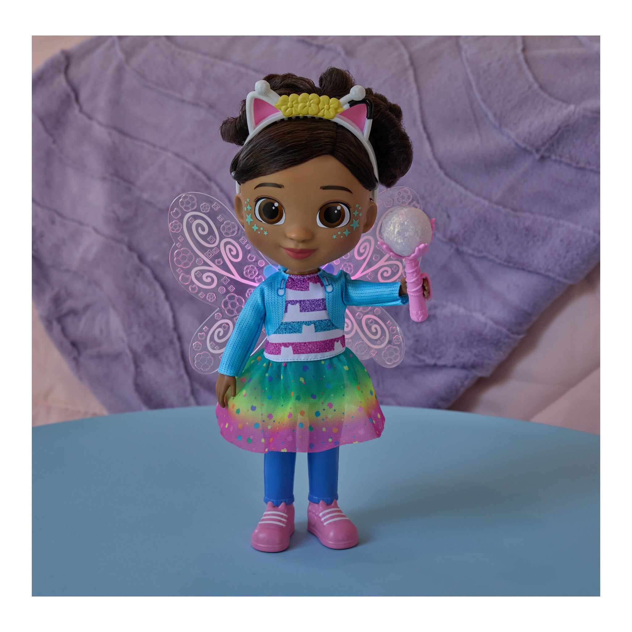 Gabby's Dollhouse Dandelion Magic Gabby Doll with Light-Up Wings