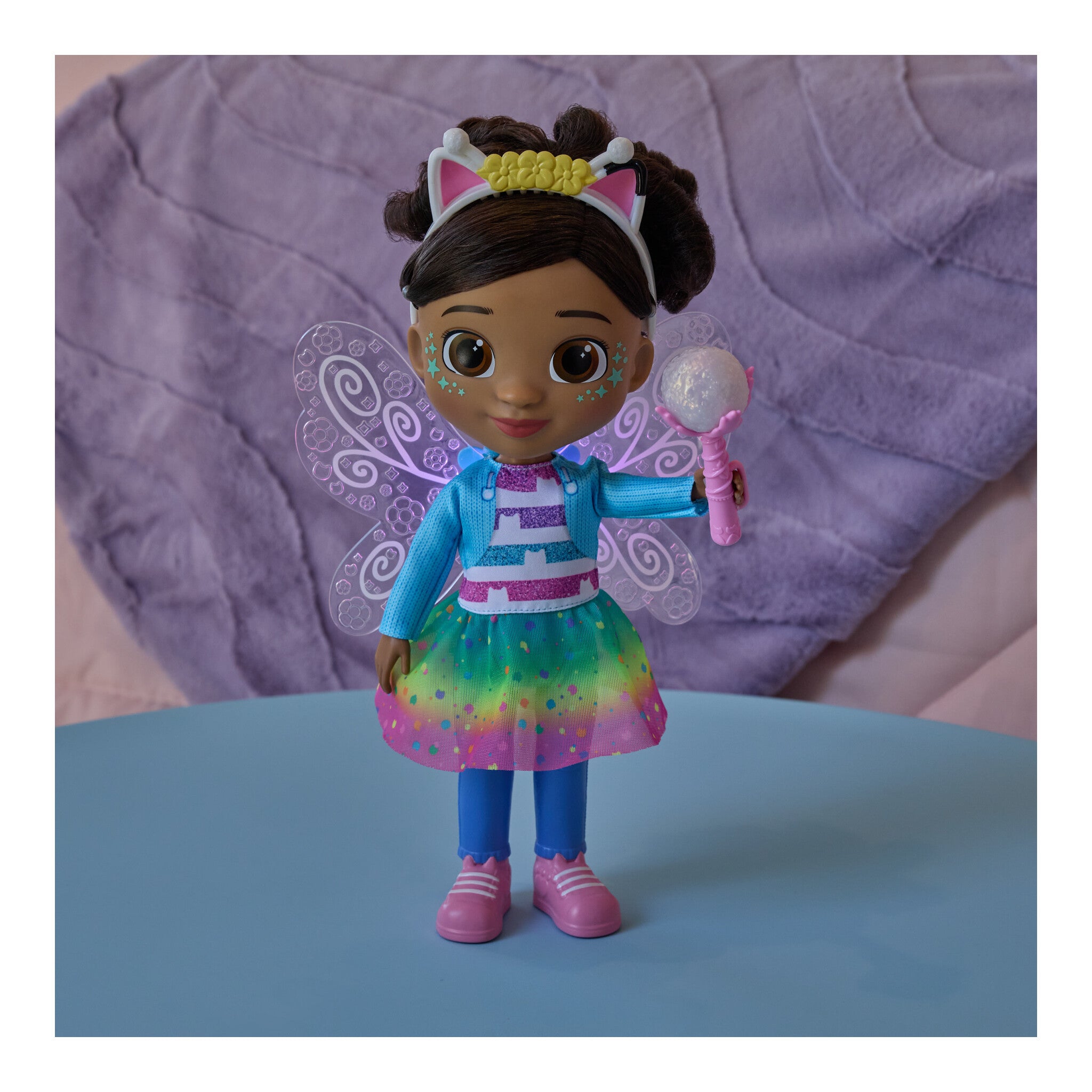 Gabby's Dollhouse Dandelion Magic Gabby Doll with Light-Up Wings