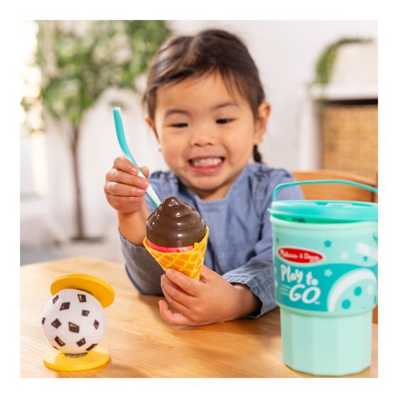 Melissa & Doug - Play to Go Ice Cream Play Set