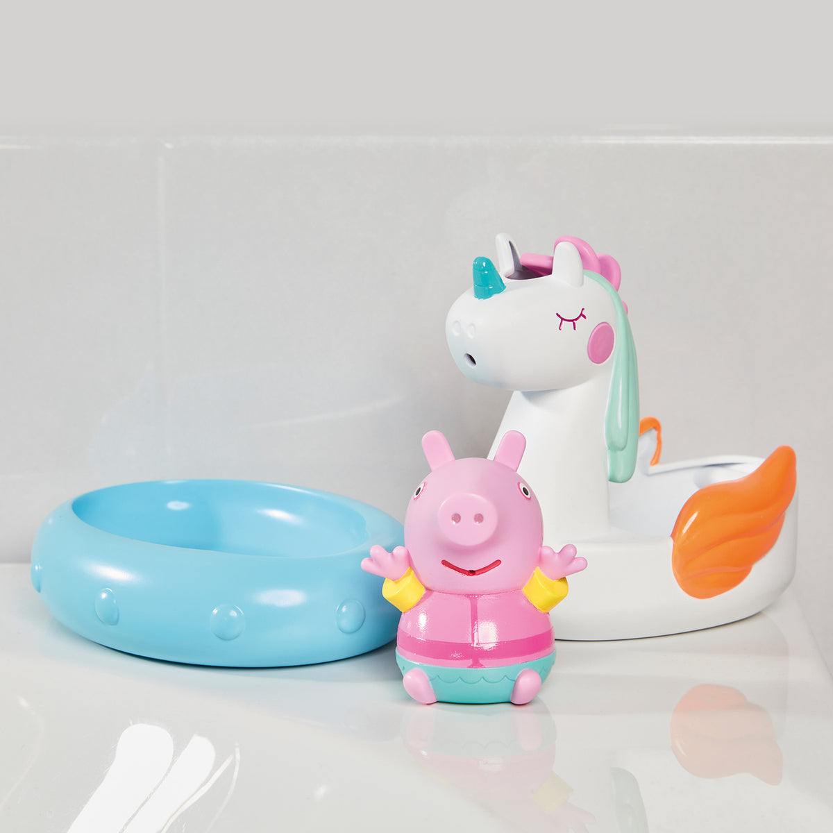 ** Peppa Bath Floats Peppa & Unicorn