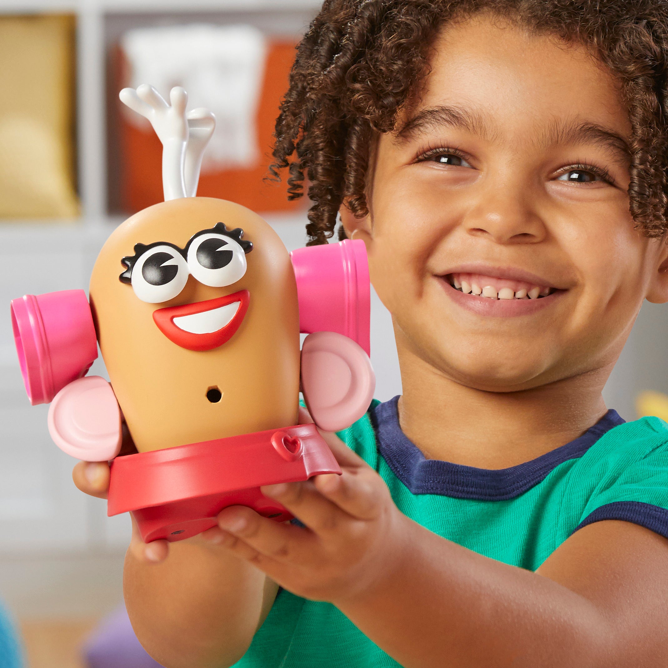 Potato Head Mrs. Potato Head Toy with 12 Parts