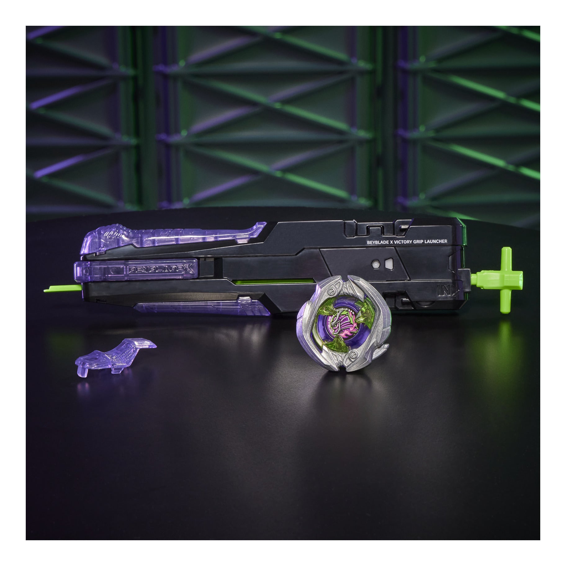 Beyblade X Victory Grip Launcher Set with Saber Samurai Top