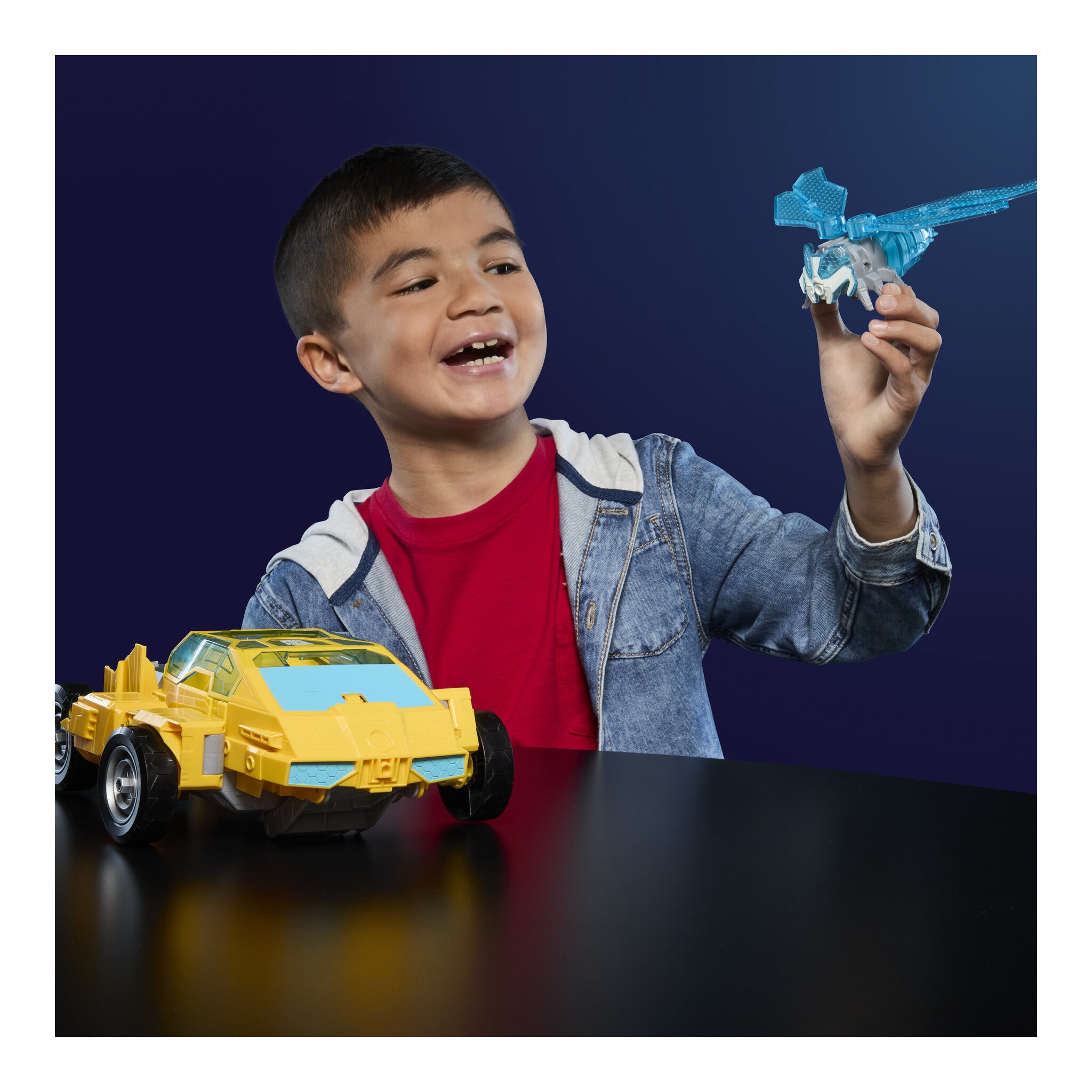 Transformers Cyberworld Power Spark Bumblebee 28cm Action Figure