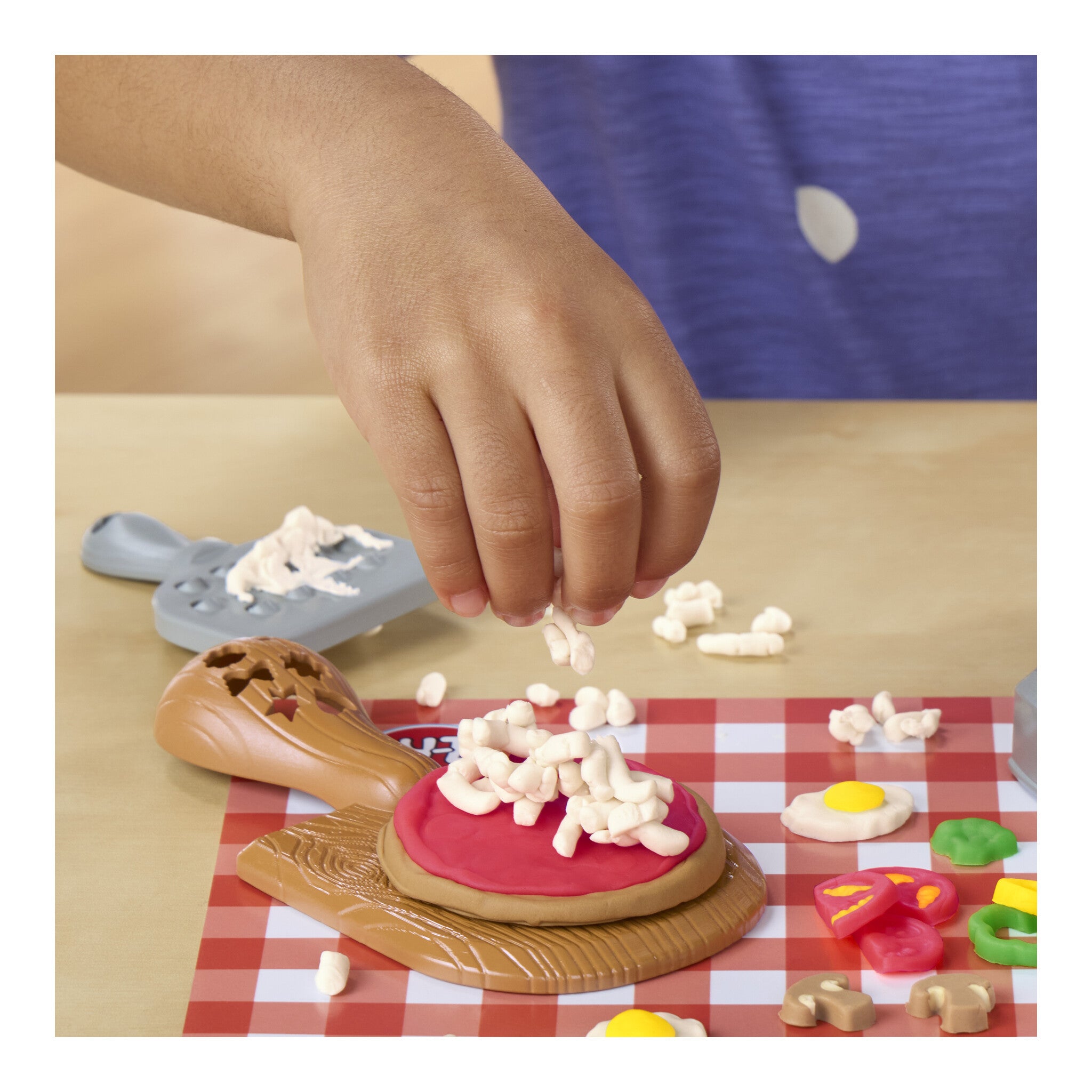 Play-Doh Stamp 'n Spin Pizza Playset with 5 Colours