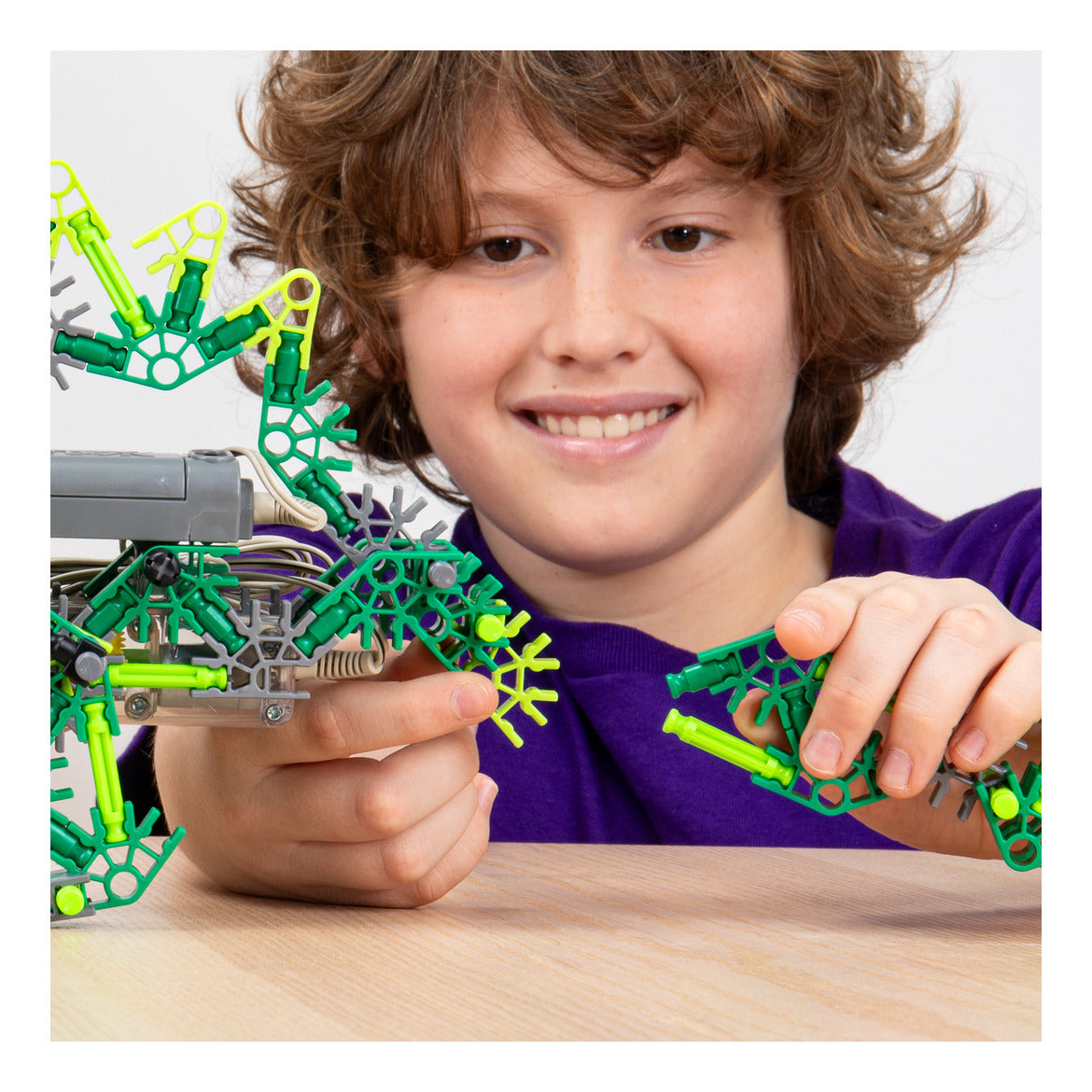 K'NEX Dynamic Dinos 225-Piece 6-in-1 Motorised Building Set