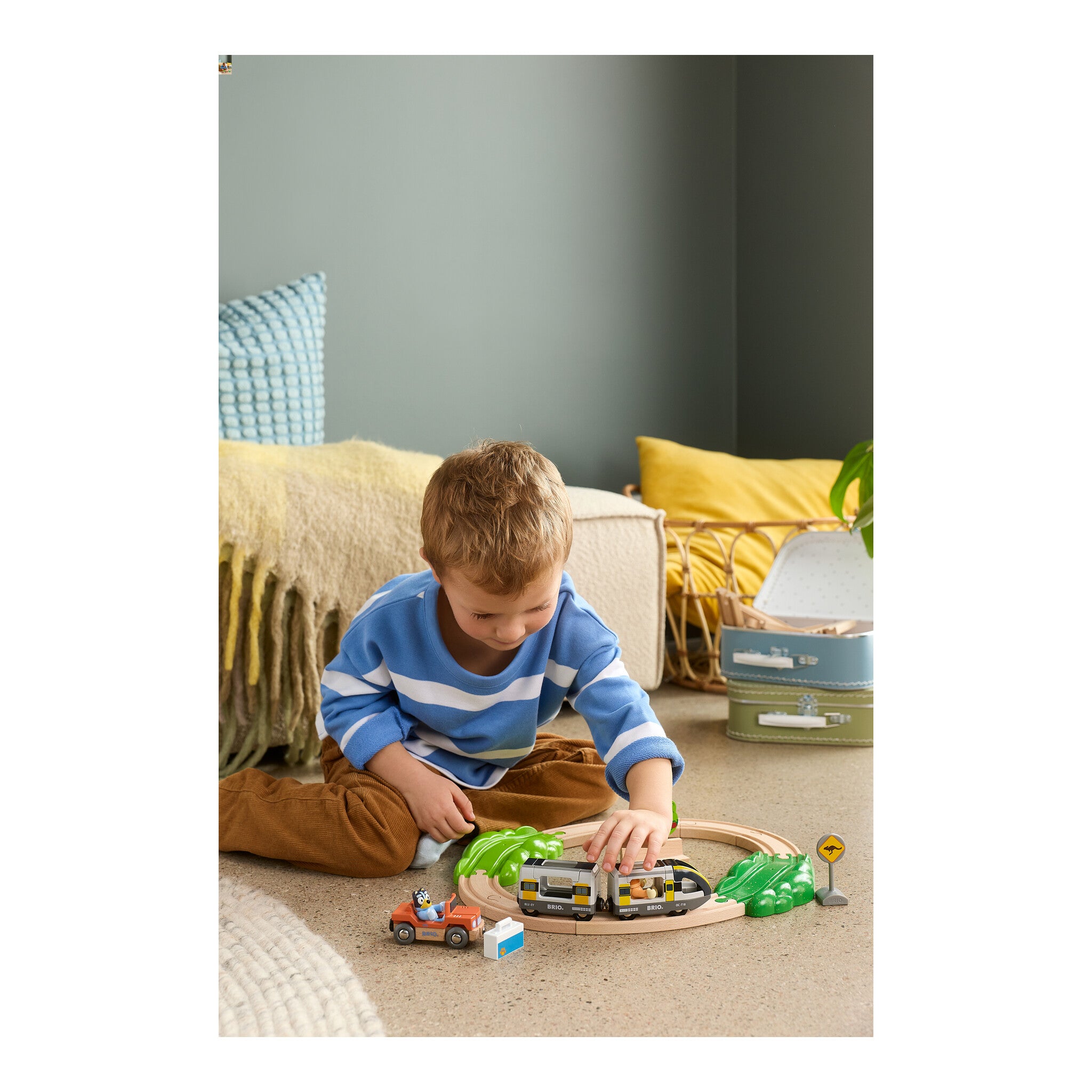 BRIO Bluey Train Set – 15-Piece Wooden Railway Set