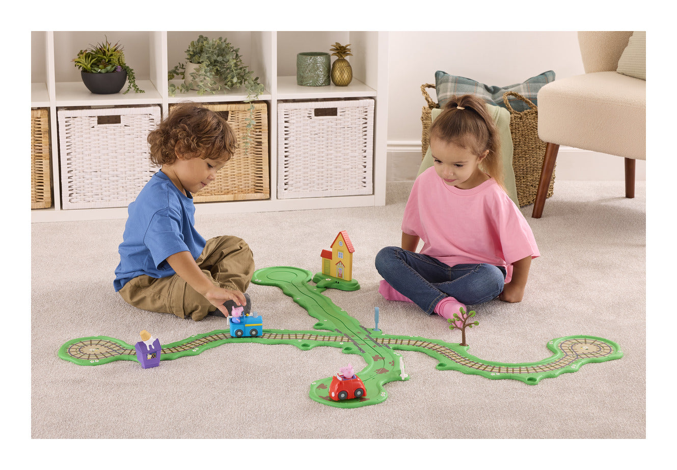 Peppa Pig Whizz Around Runabout Town Motorised Track Set