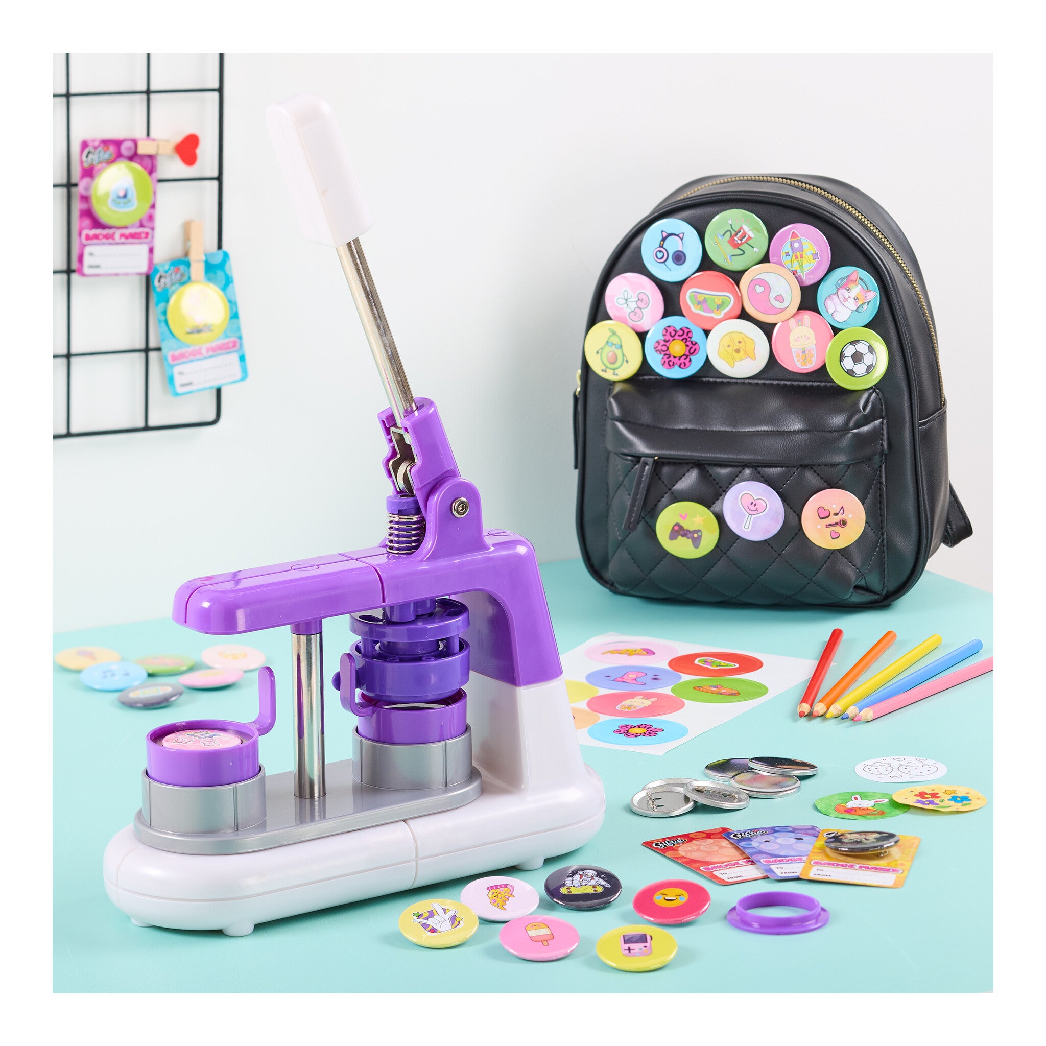 Giftie Badge Maker – Create 50 Personalised Badges