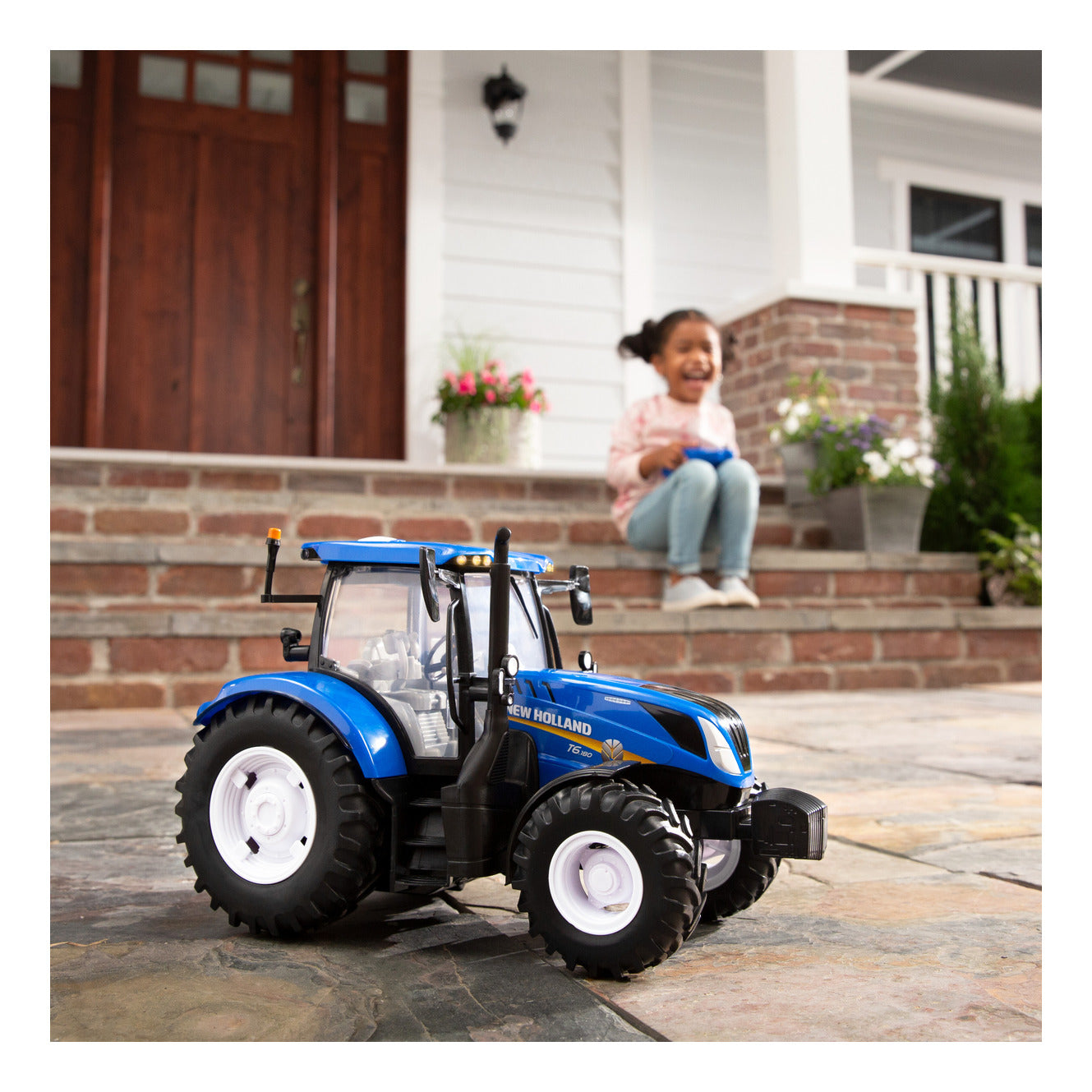 Britains Big Farm Radio Controlled New Holland T6 Tractor 1:16