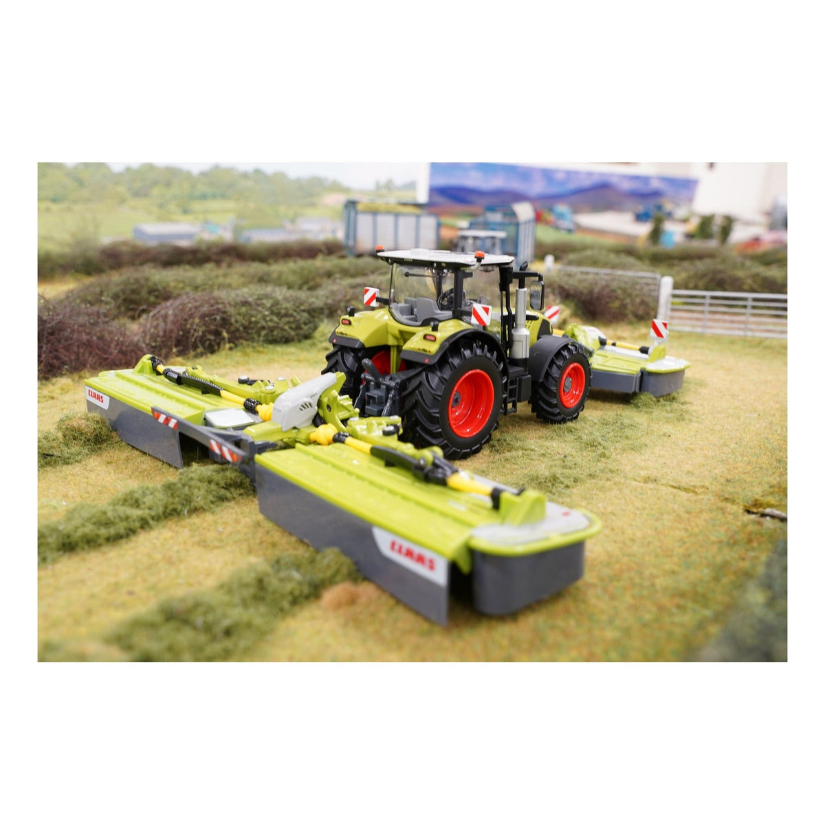 Britains CLAAS Arion 660 Tractor 1:32 Scale