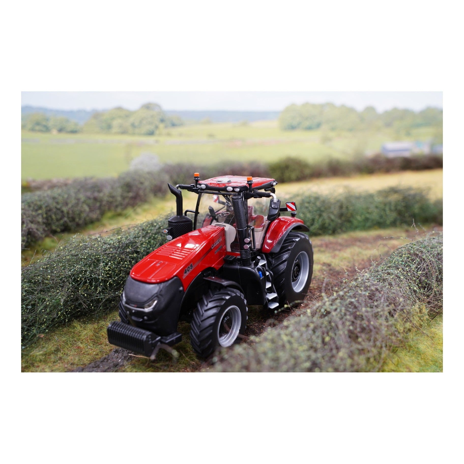 Britains Case IH Magnum 405 Tractor 1:32 Scale Model