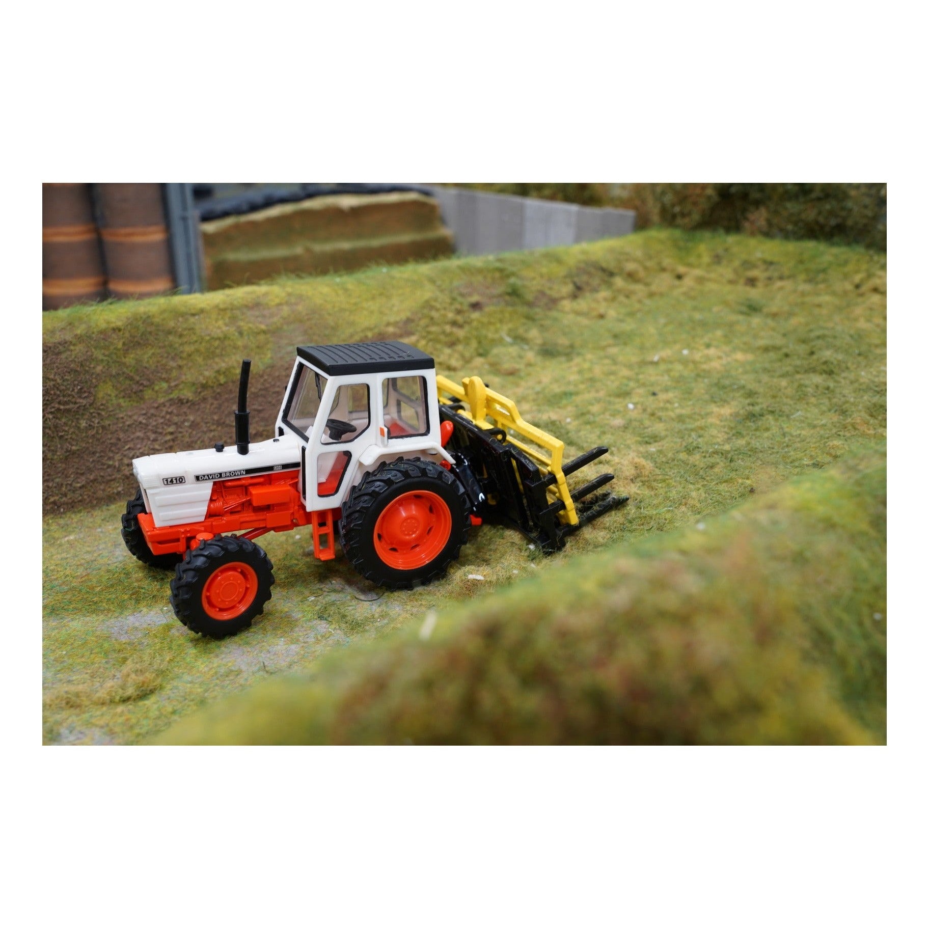 Britains David Brown 1410 4WD Tractor Model 1:32 Scale