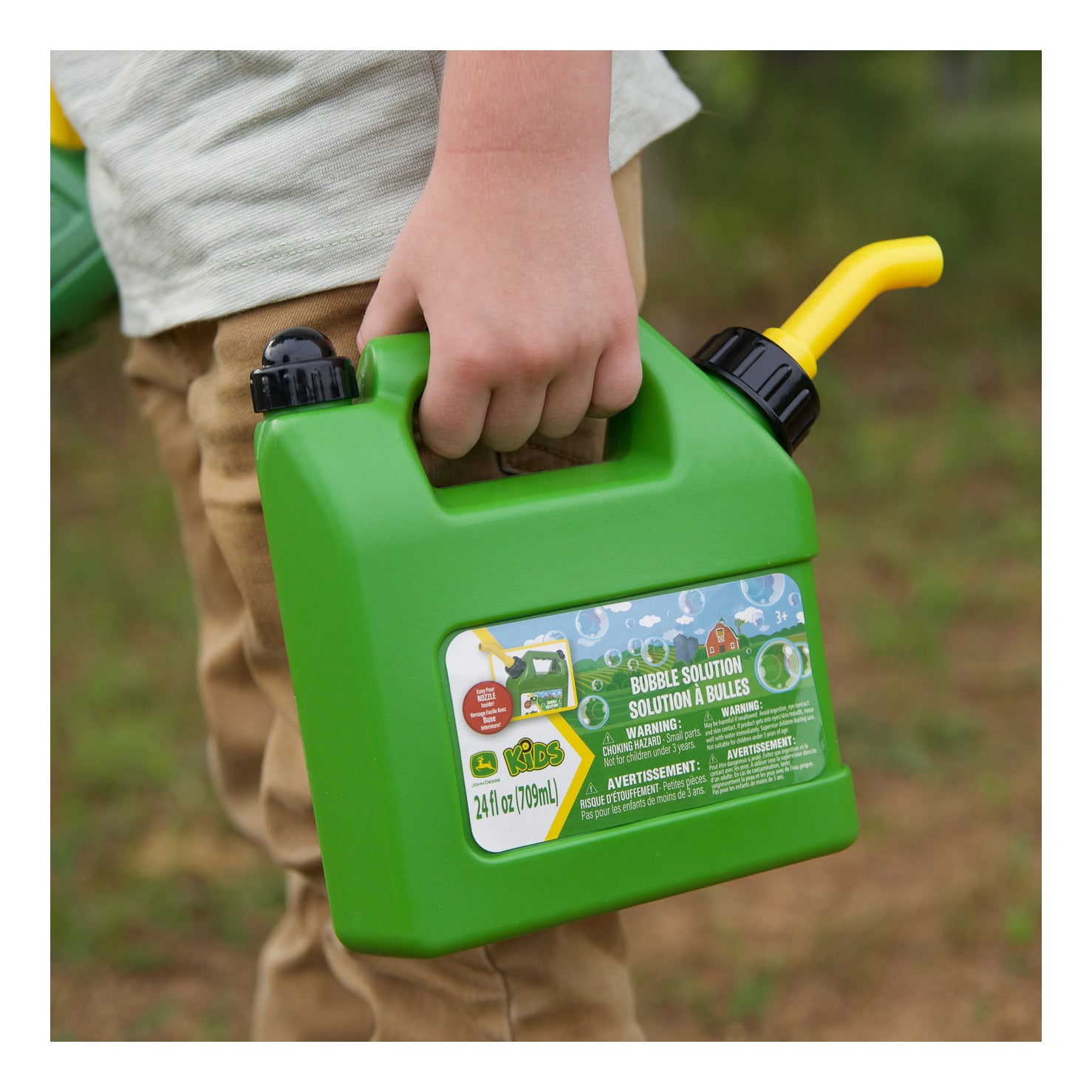 John Deere Bubble Leaf Blower with Bubble Refill Gas Can