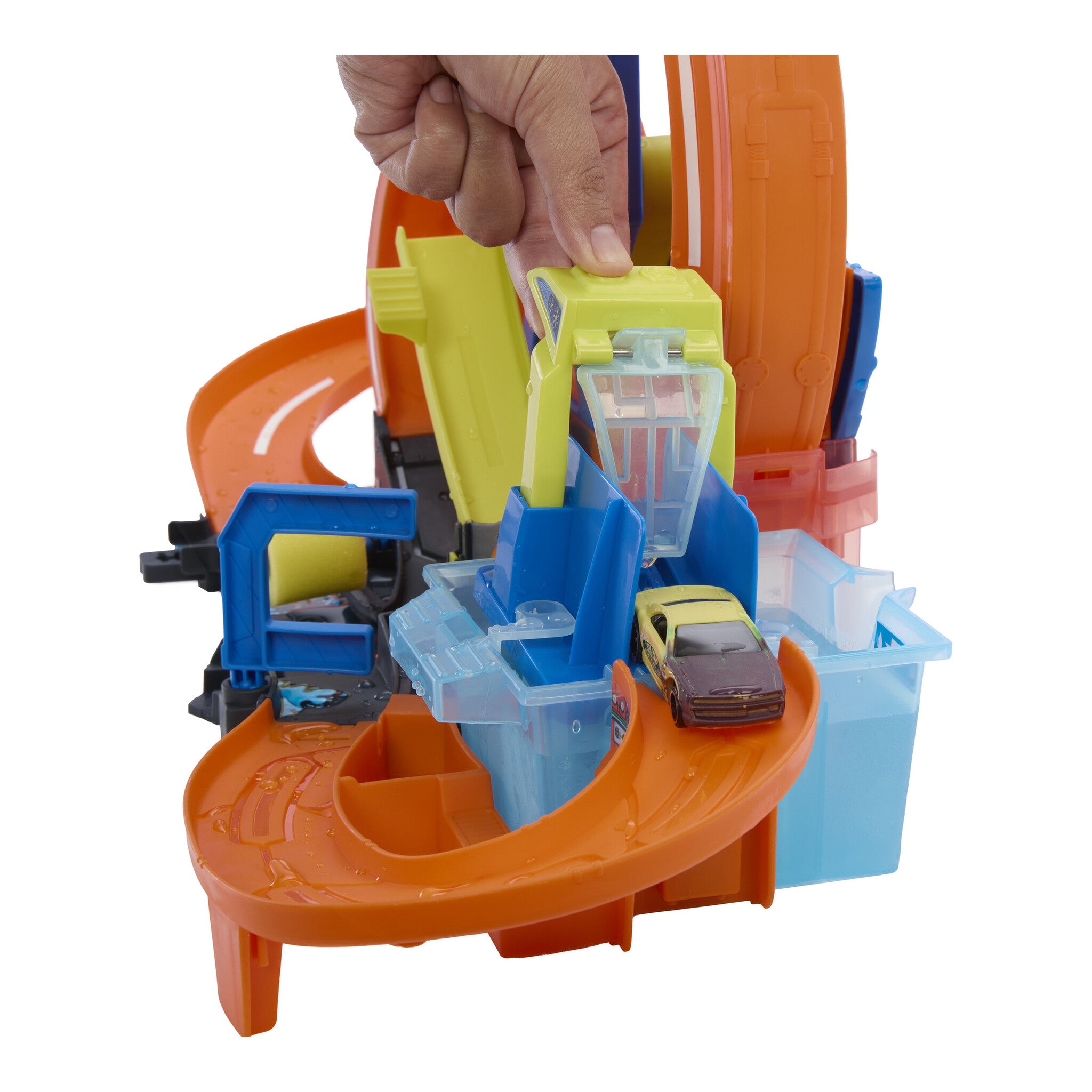 Hot Wheels City Mega Loop Car Wash Playset with Colour Shifters Car