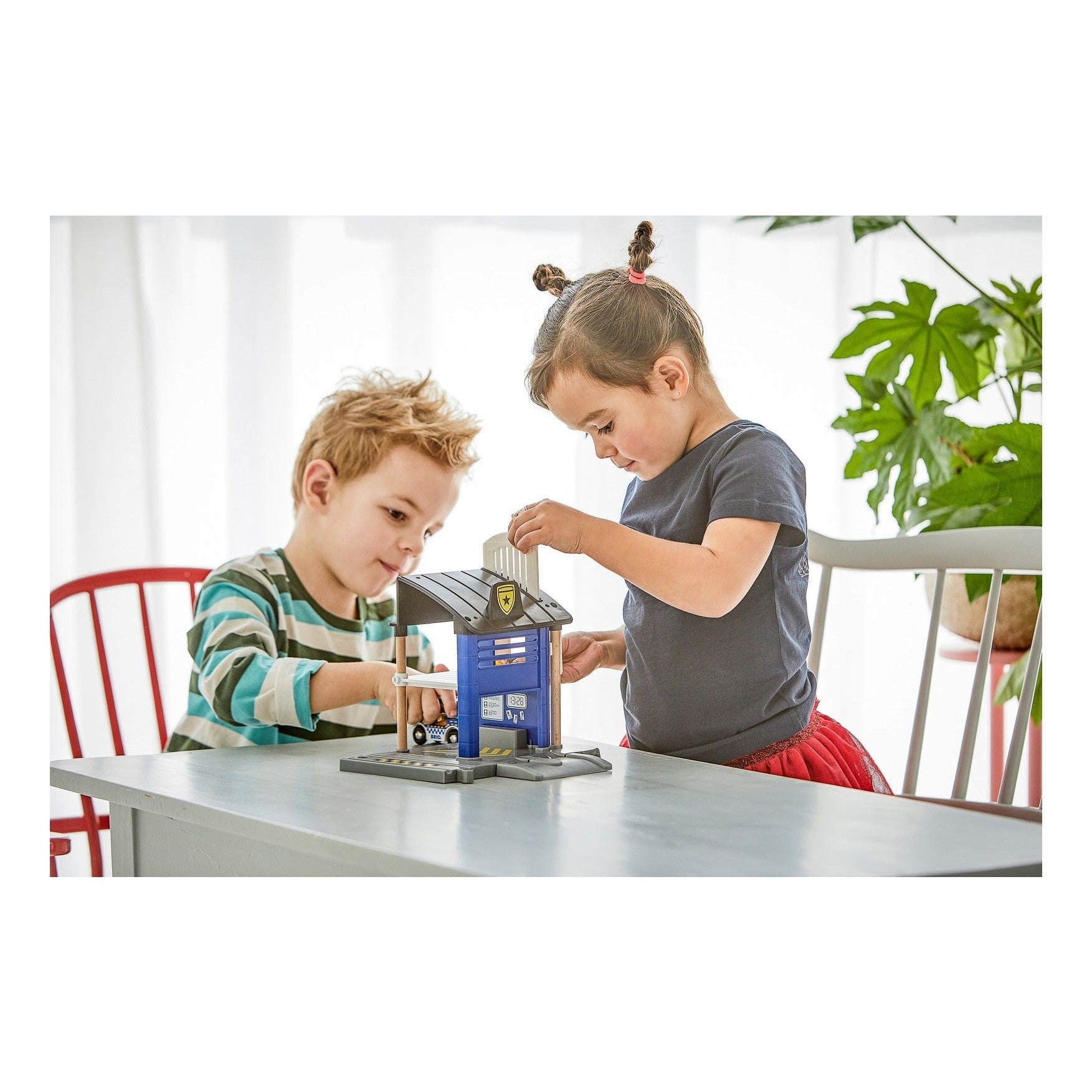 Brio Police Station Light and Sound 7312350338133