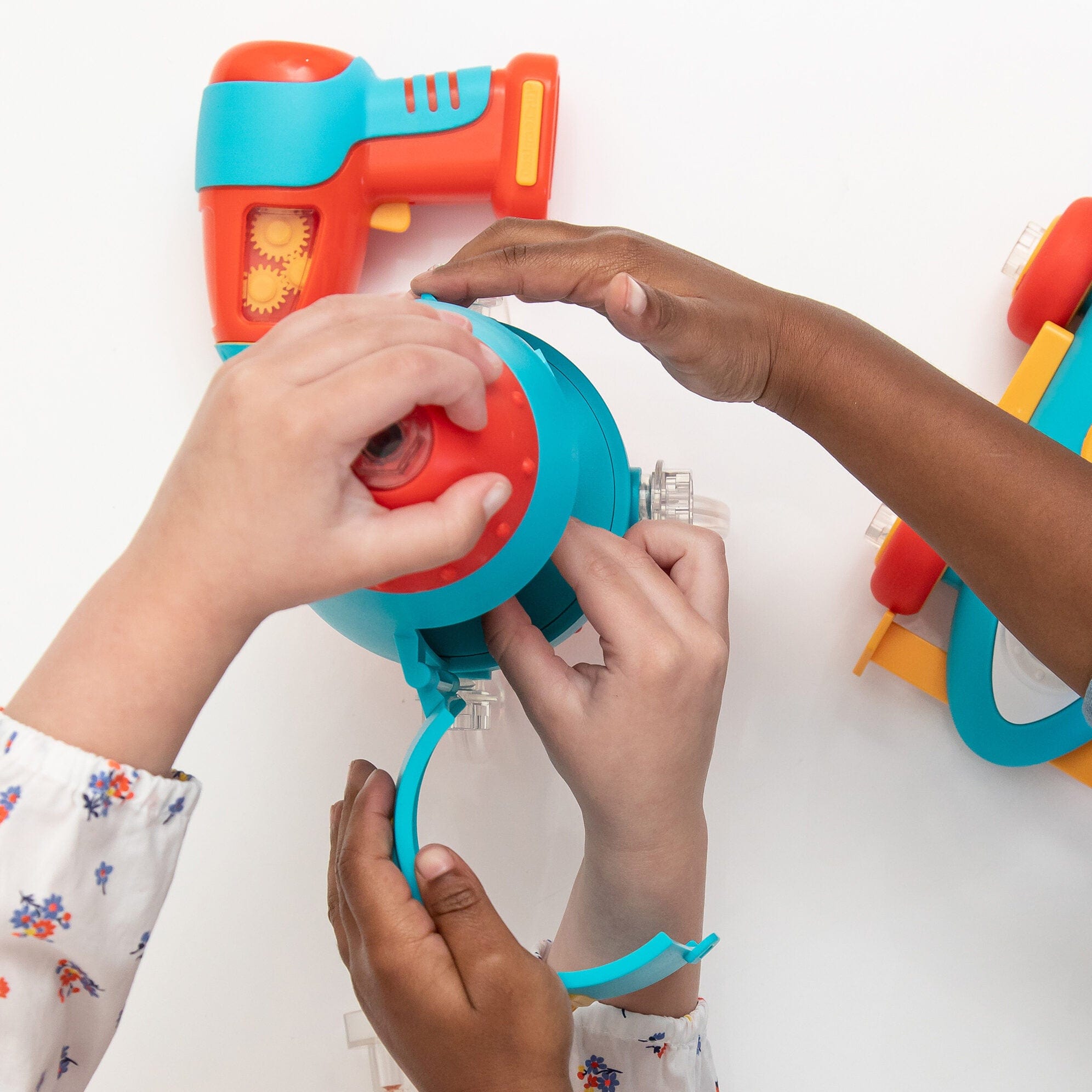 Learning Resources - Design & Drill Bolt Buddies Rocket Toy 086002041876