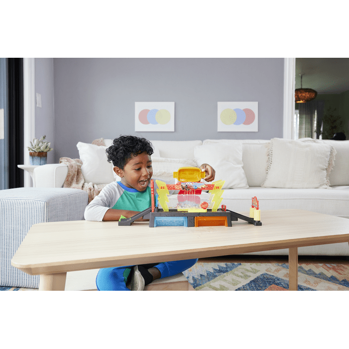 * Colour Changers Lightning McQueen Car Wash 194735264100