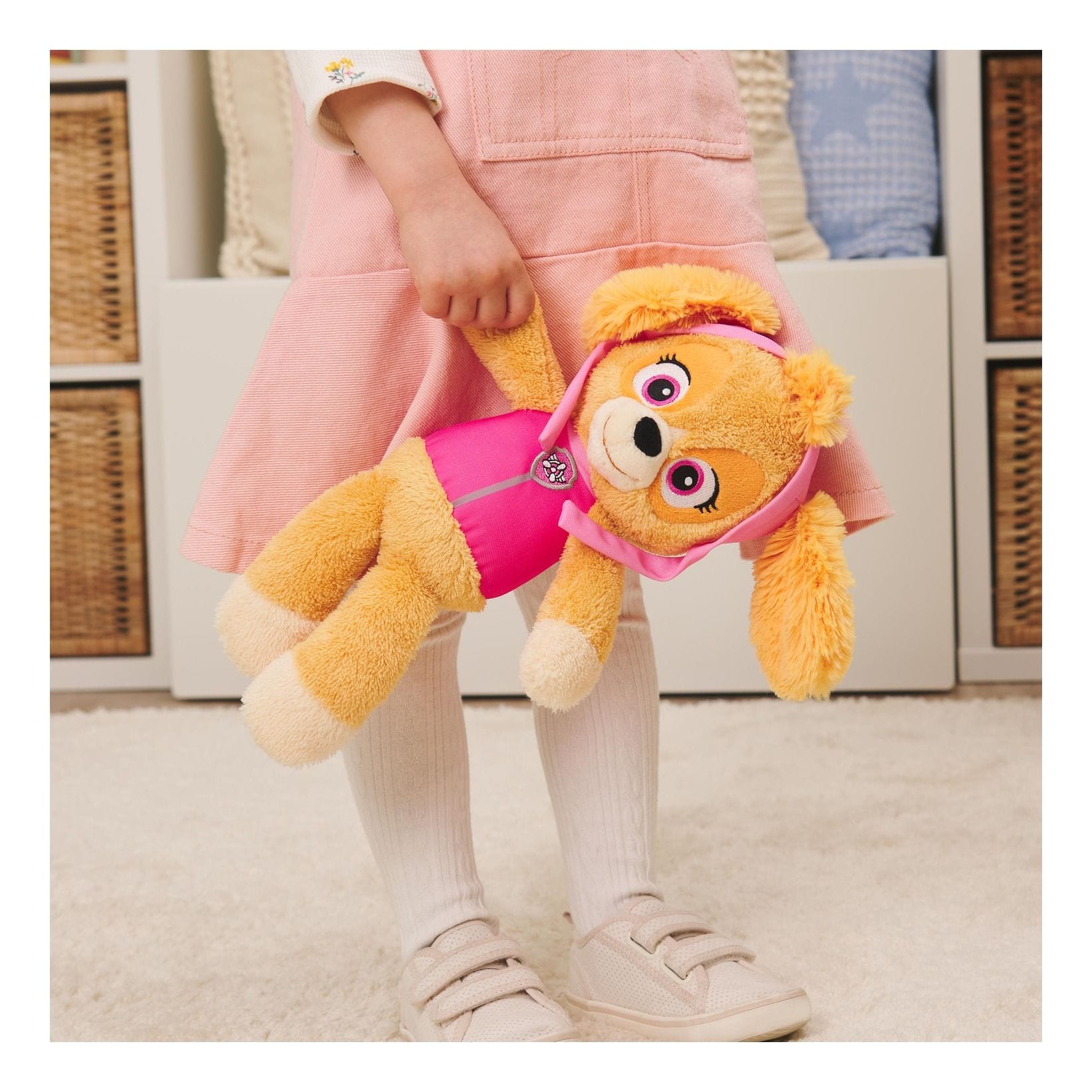 Gund Paw Patrol Official Skye Take-Along Plush 778988600481