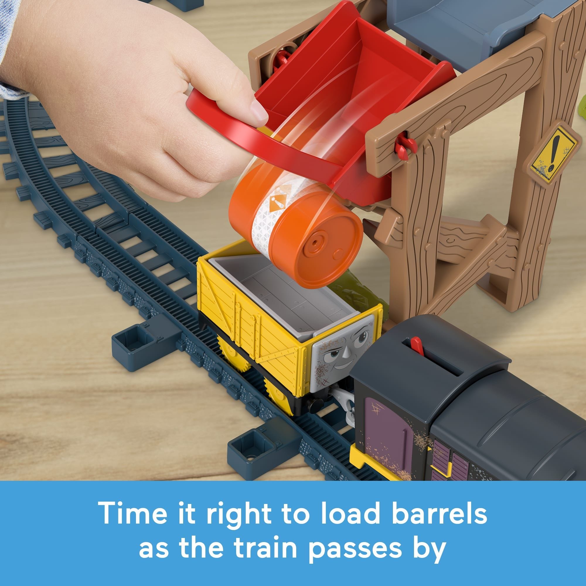 * Thomas & Friends Diesel's Lift & Load Set 194735265626