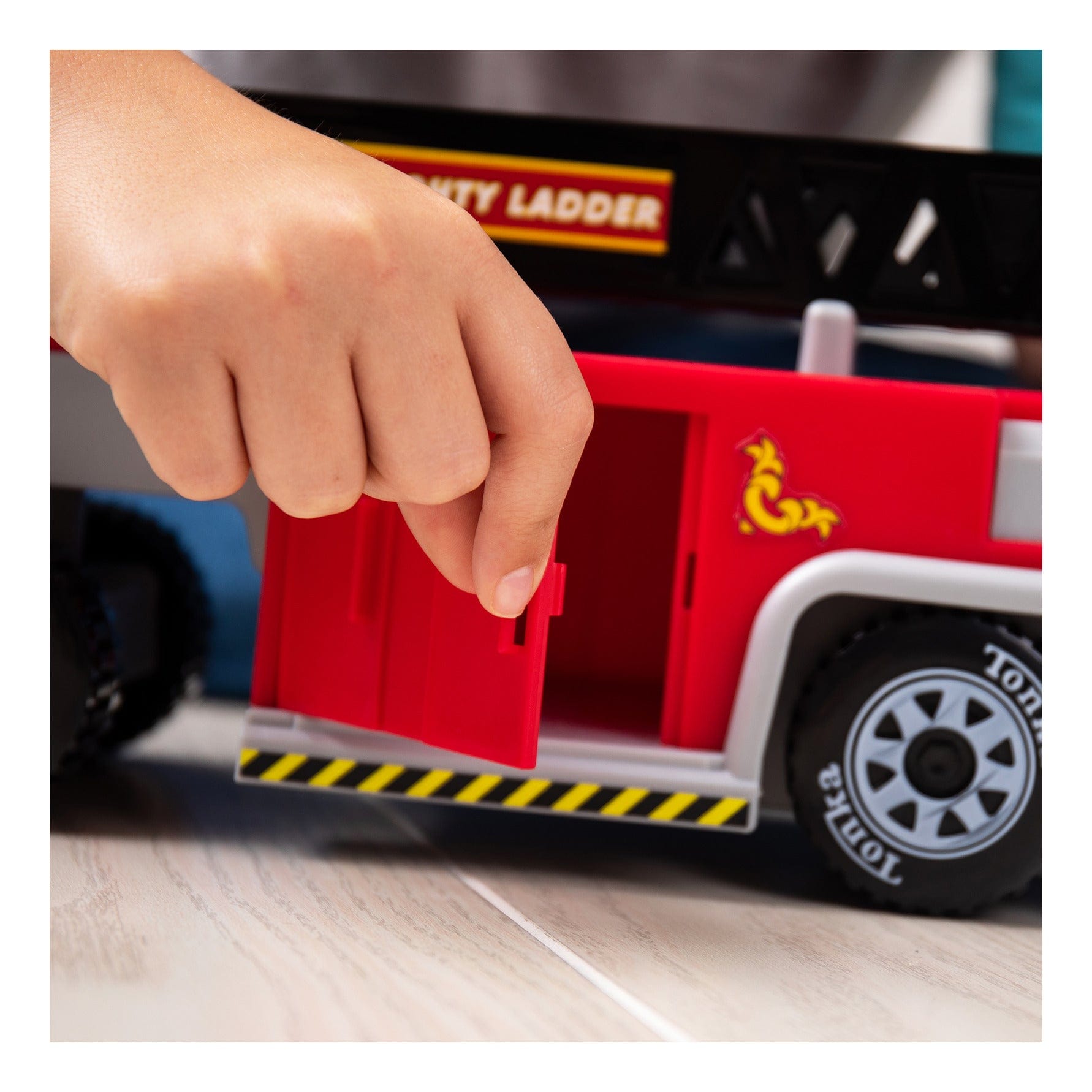 Tonka Steel Classics Hook and Ladder Fire Truck 885561062243