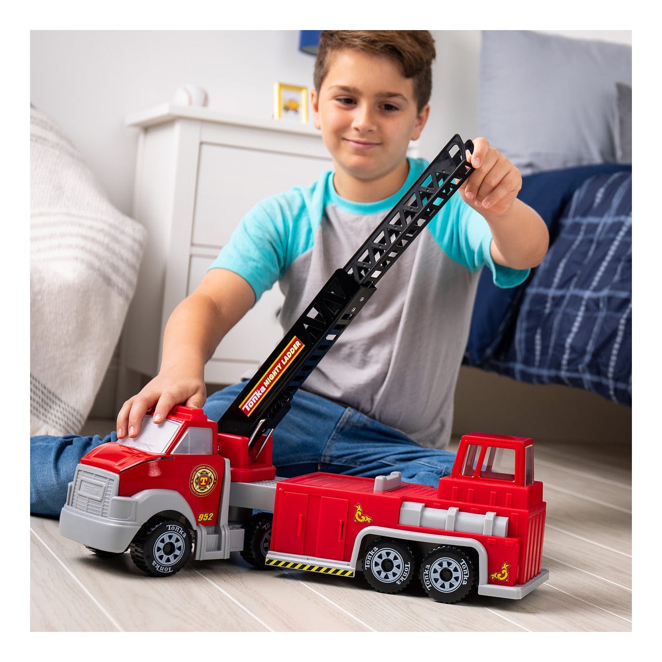 Tonka Steel Classics Hook and Ladder Fire Truck 885561062243