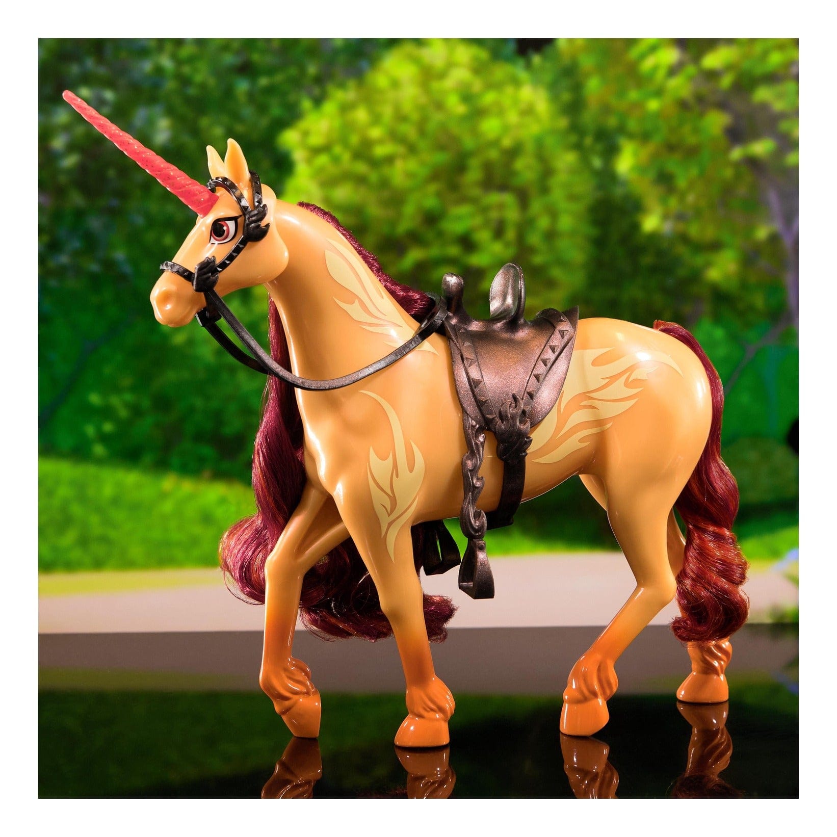 Unicorn Academy – Fashion Doll Unicorn Cinder Playset