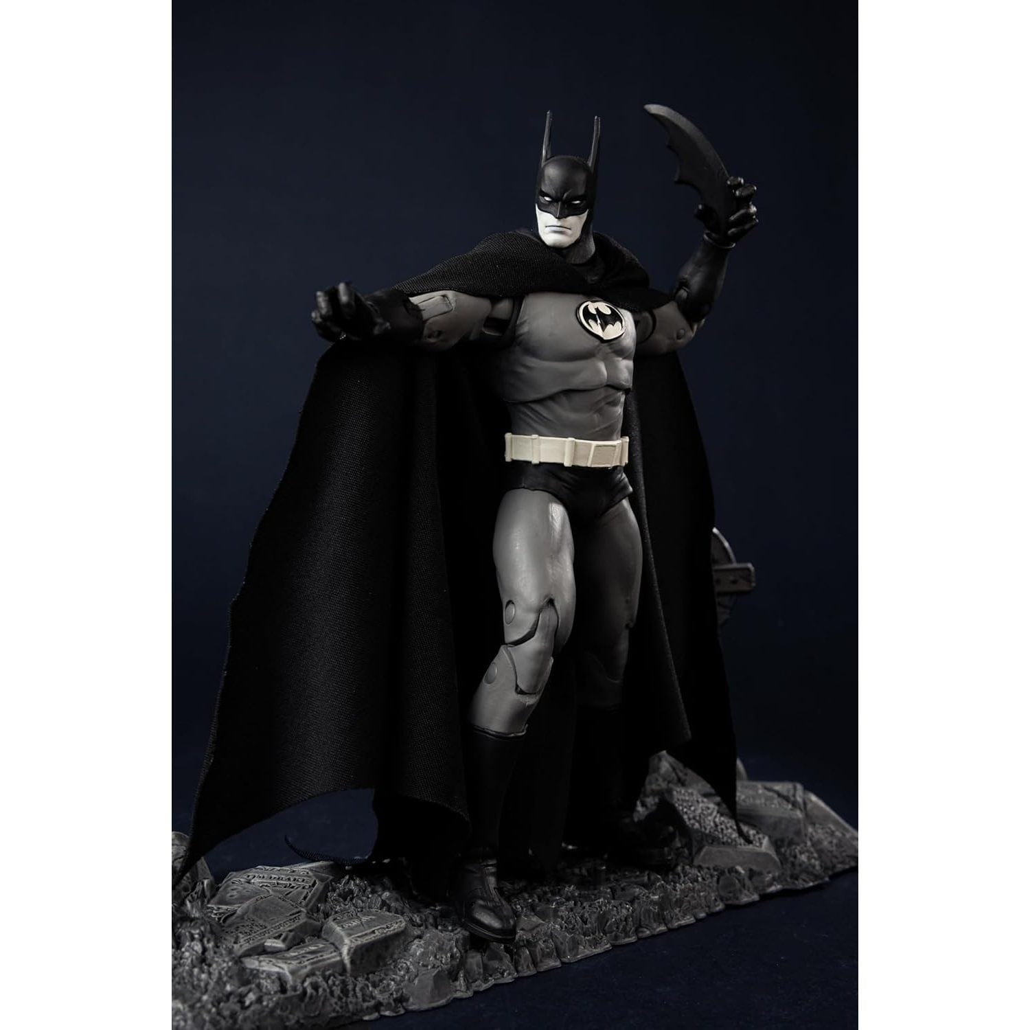 McFarlane Toys DC Multiverse Action Figure Batman (Batman: Year Two) (Gold Label)