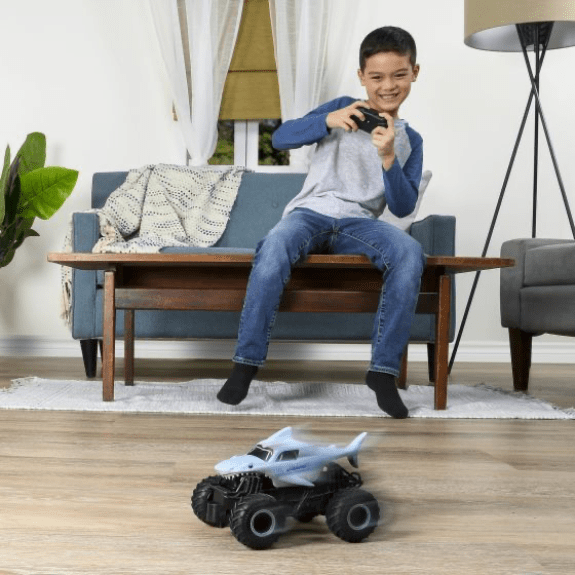 Monster Jam: 1:24 2.4 GHz Remote Control Megalodon 778988548790