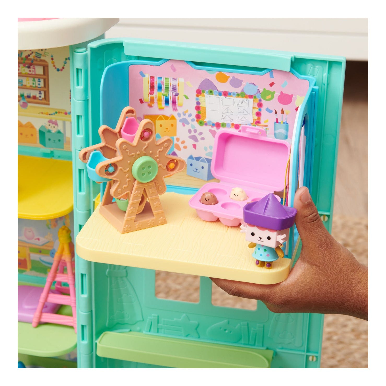 Gabby's Dollhouse Deluxe Room - Craft Room 778988380963