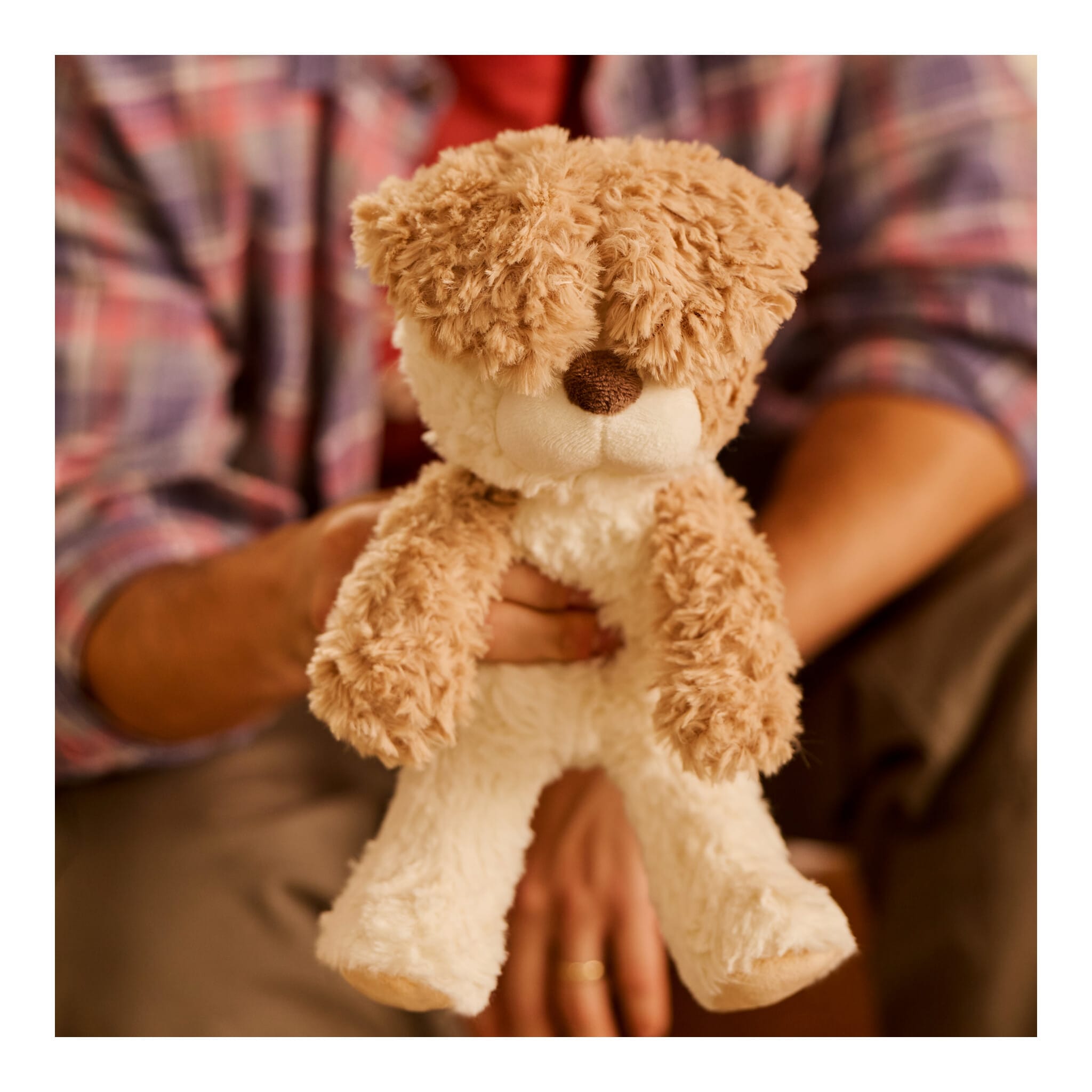 GUND Peeki the Puppy Handheld Peek-a-Boo Plush Toy 681147133945