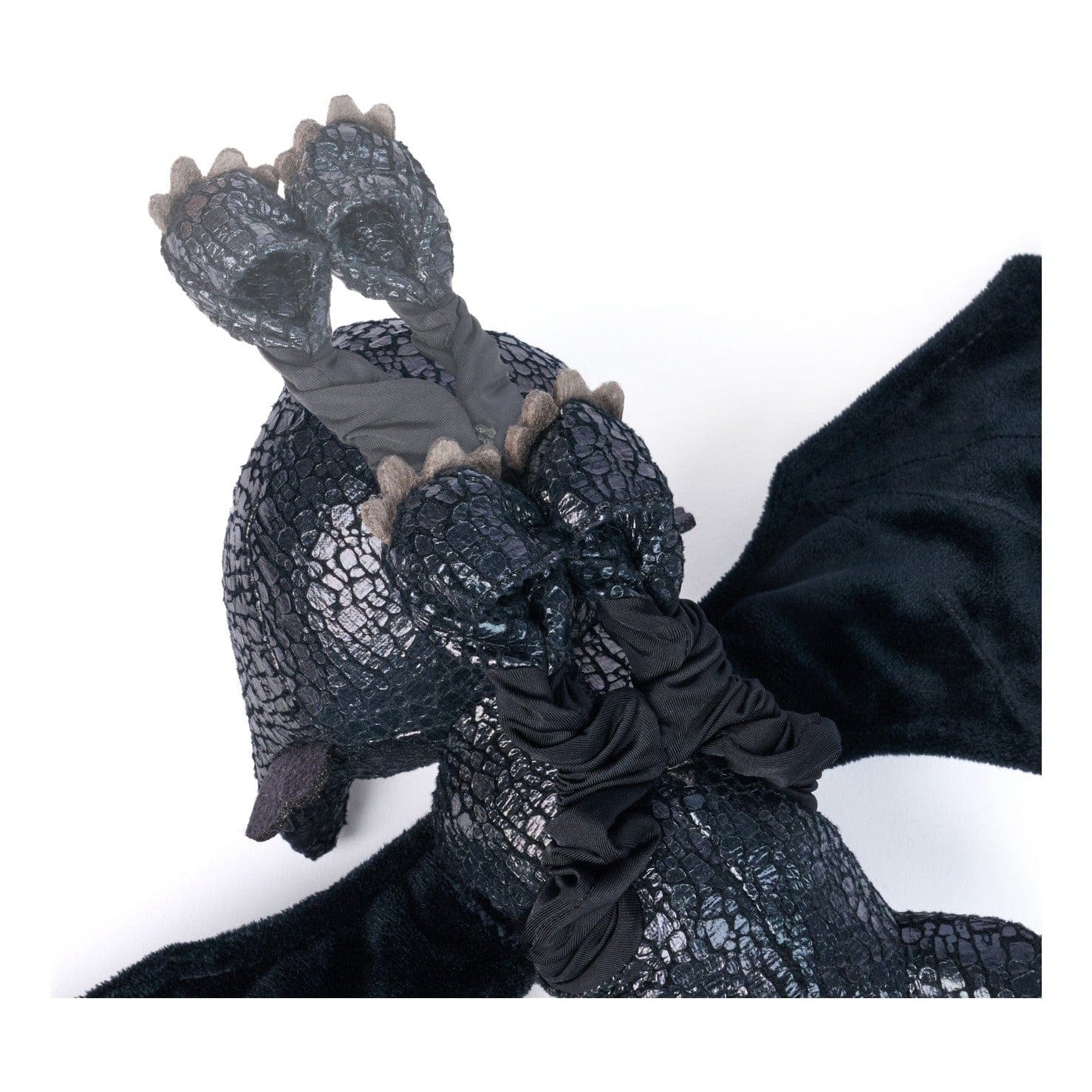 How to Train Your Dragon – 12in Gliding Hug Toothless Plush Toy 681147066878