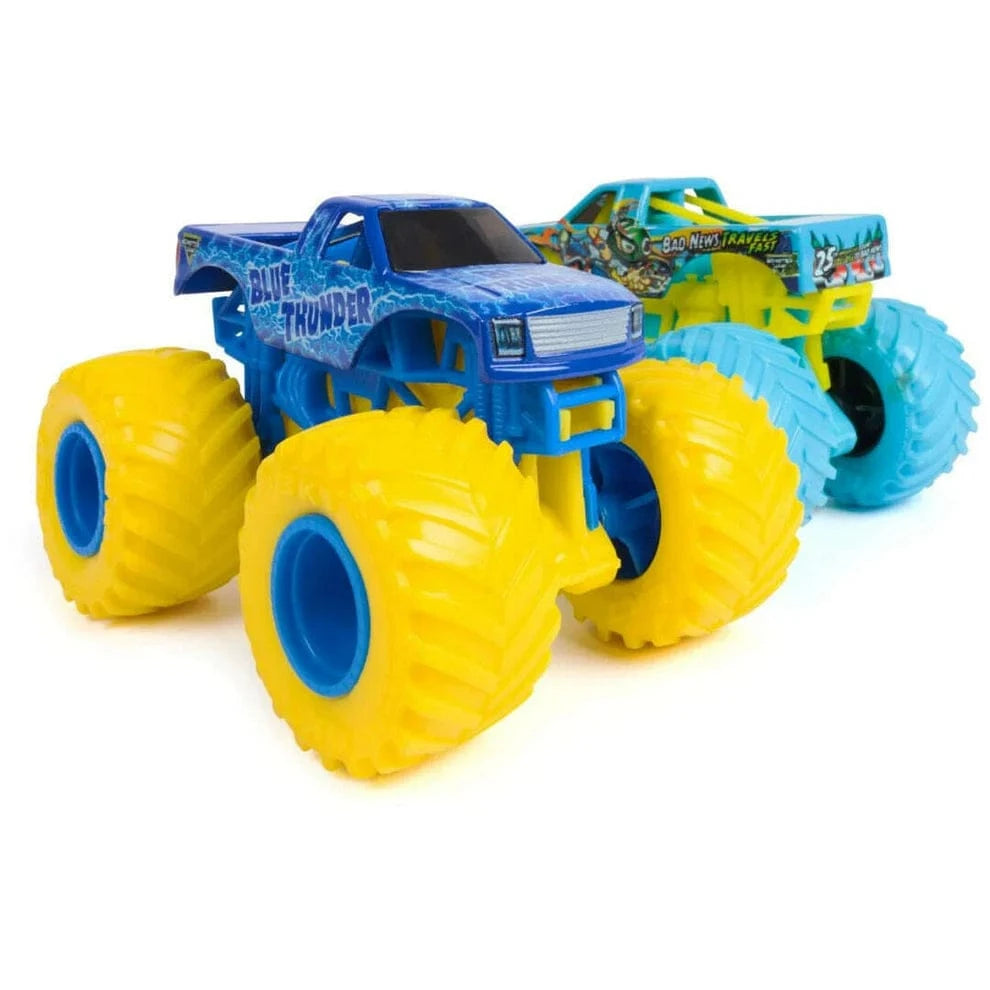Monster Jam - 1:64 Series 33 - Blue Thunder VS Bad News Travels Fast 778988380574