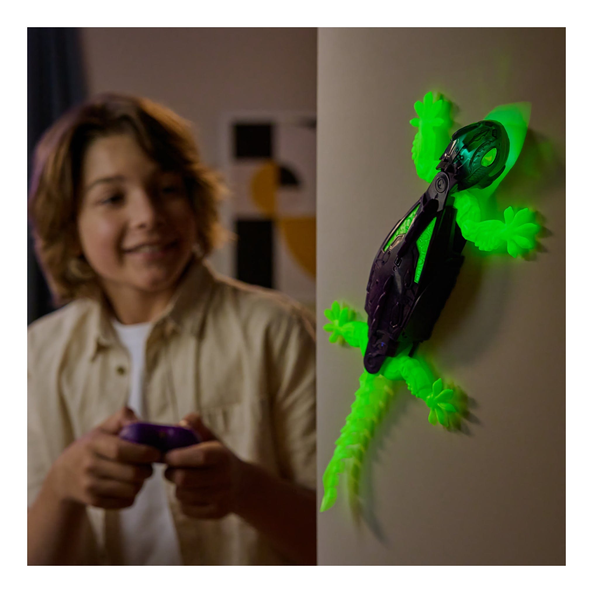 Smart Gecko Glow in the Dark Toy for Kids Nighttime Fun