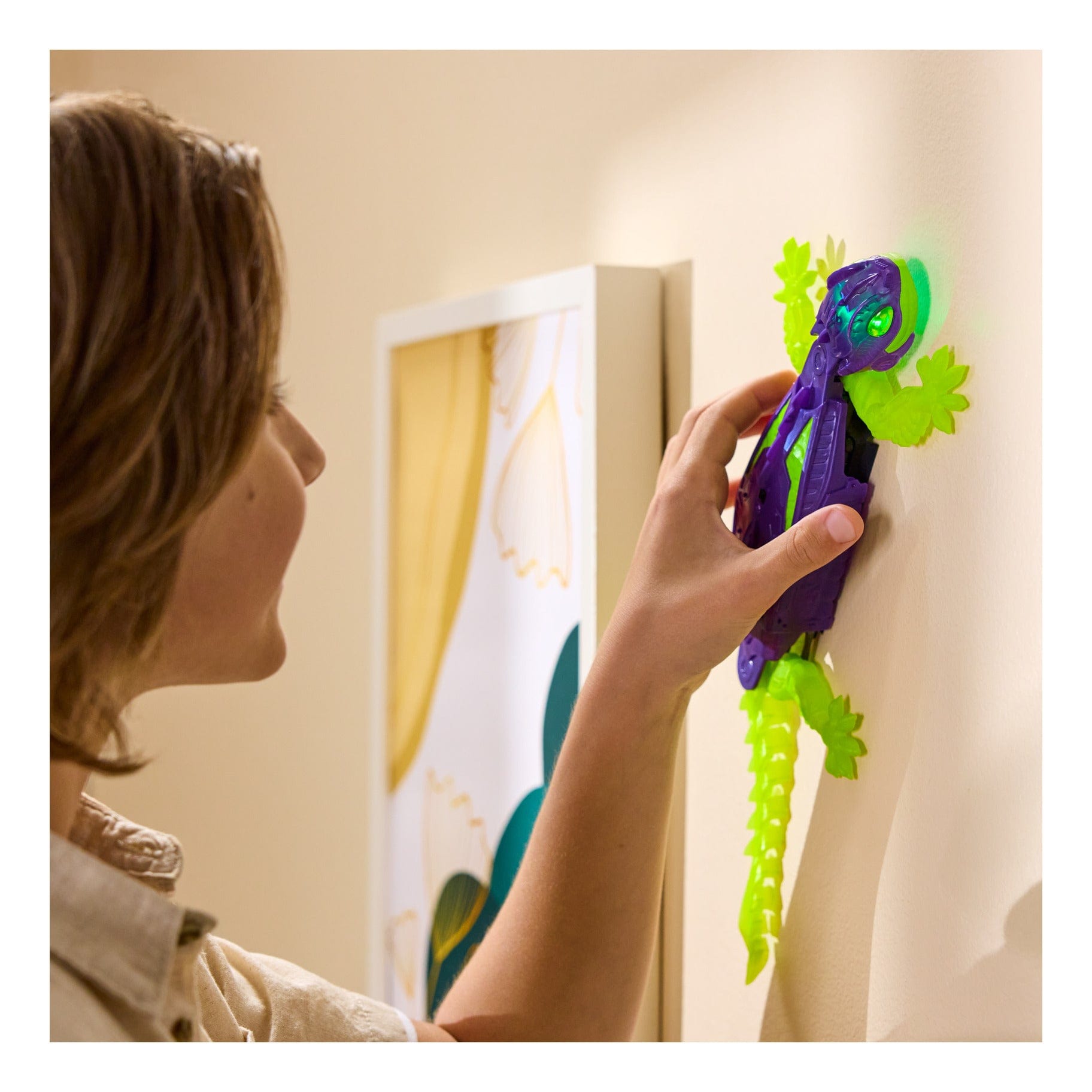 Smart Gecko Glow in the Dark Toy for Kids Nighttime Fun