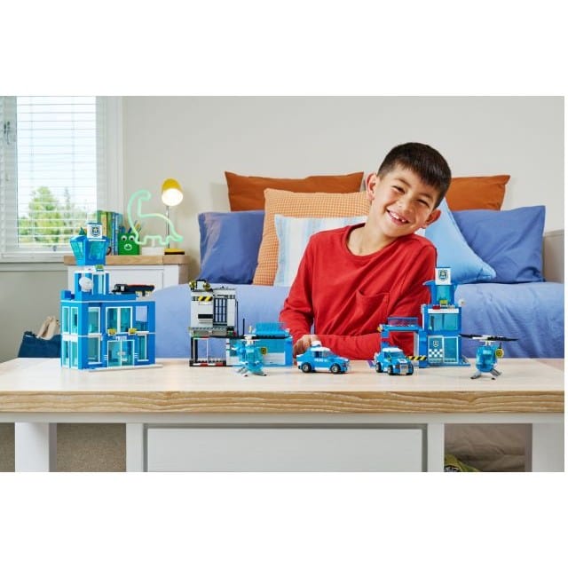 Max Max City S1 870 Piece Brick Box Playset 193052063656