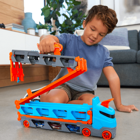 Hot Wheels City Speedway Hauler - Lennies Toys