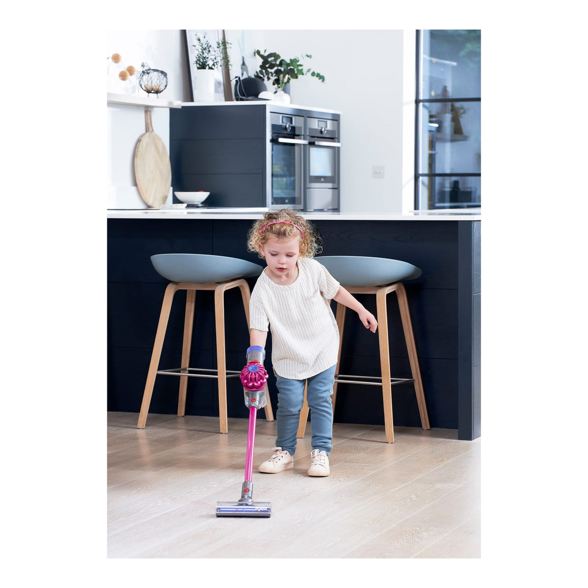Casdon Dyson V8 Cord-Free Vacuum Cleaner Toy - Pink