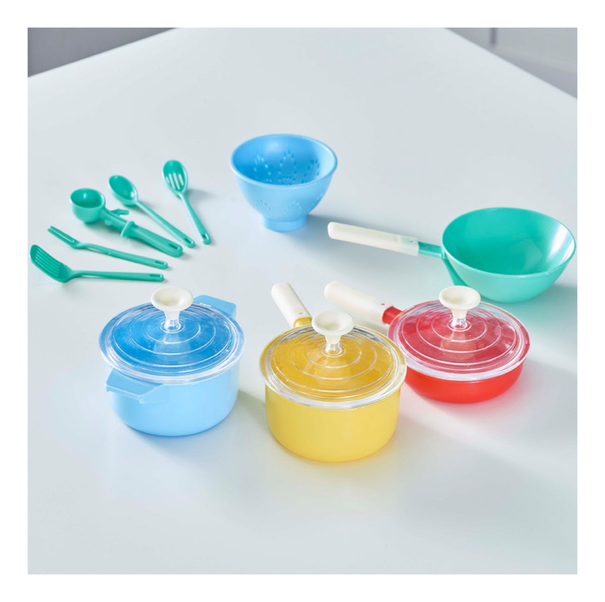 Casdon 13-Piece Pastel Toy Pan Set – 143%2050250%20(1)