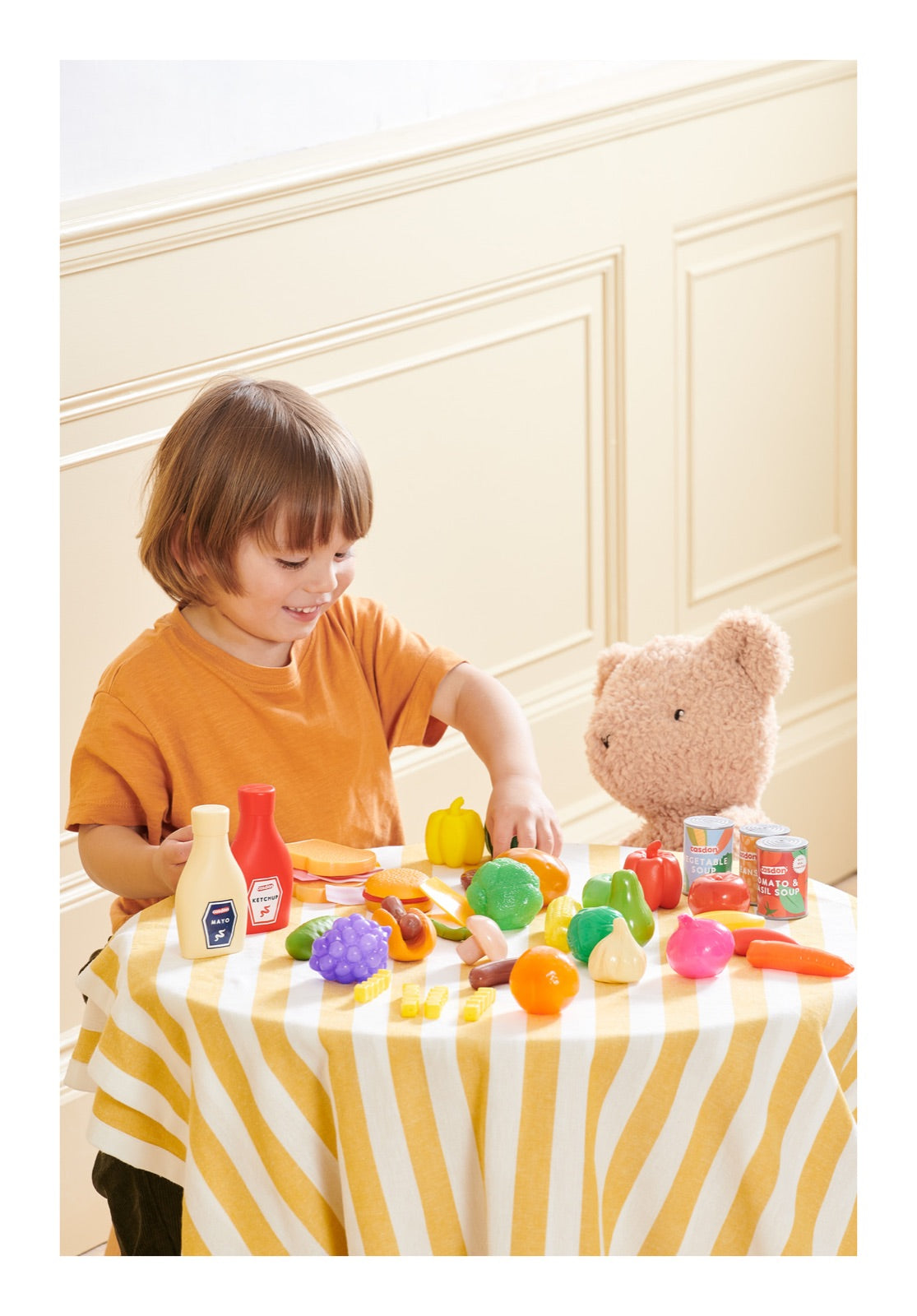 Casdon 44-Piece Play Food Set – 143%2061850%20(4)