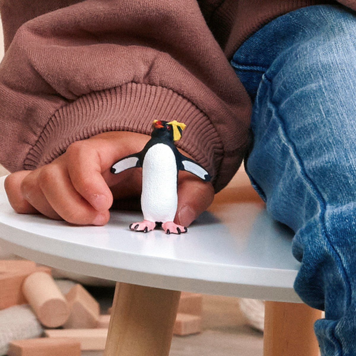 Schleich WILD LIFE Rockhopper Penguin Figure