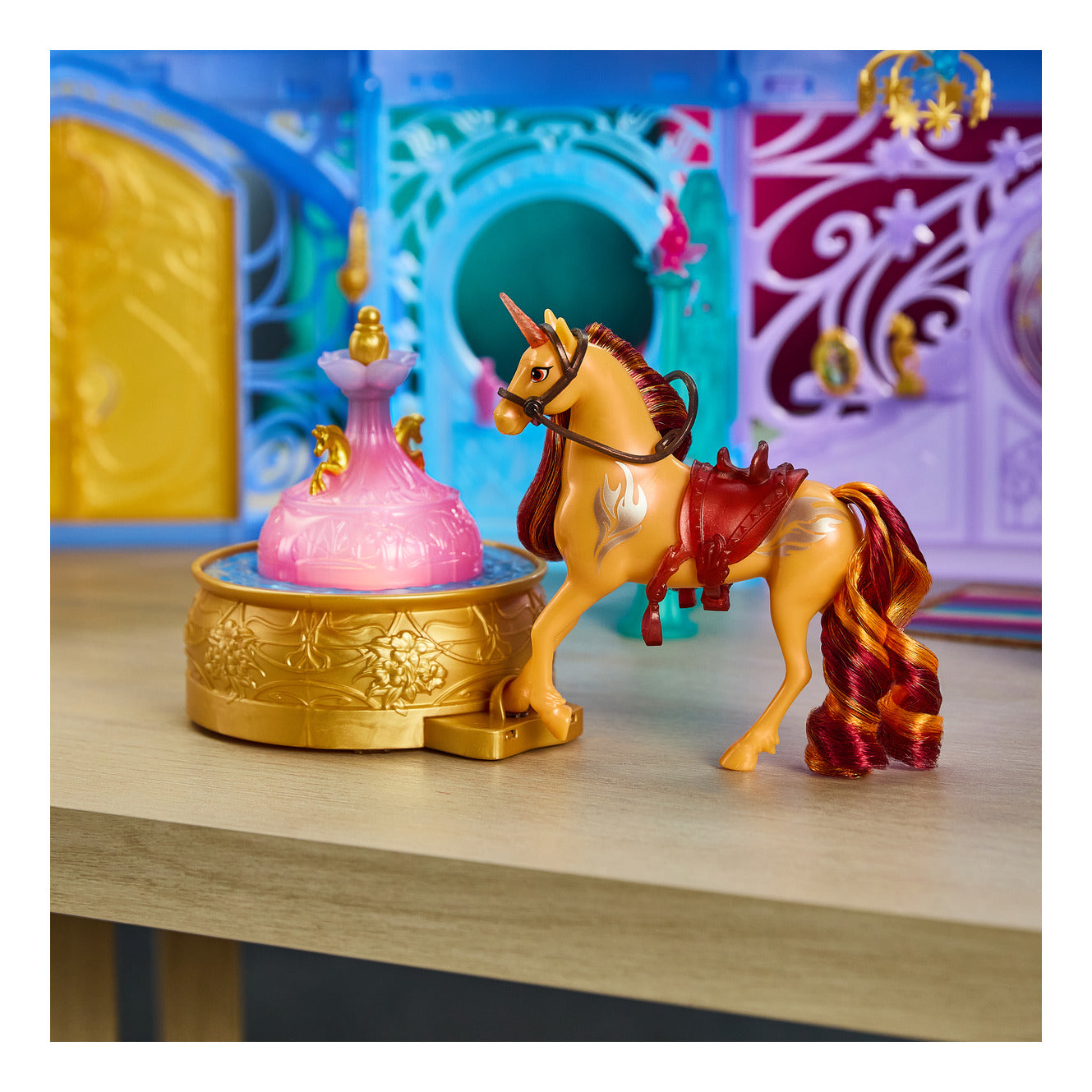 Spin Master Unicorn Academy Starglow Fountain & Stable Playset with Wildstar