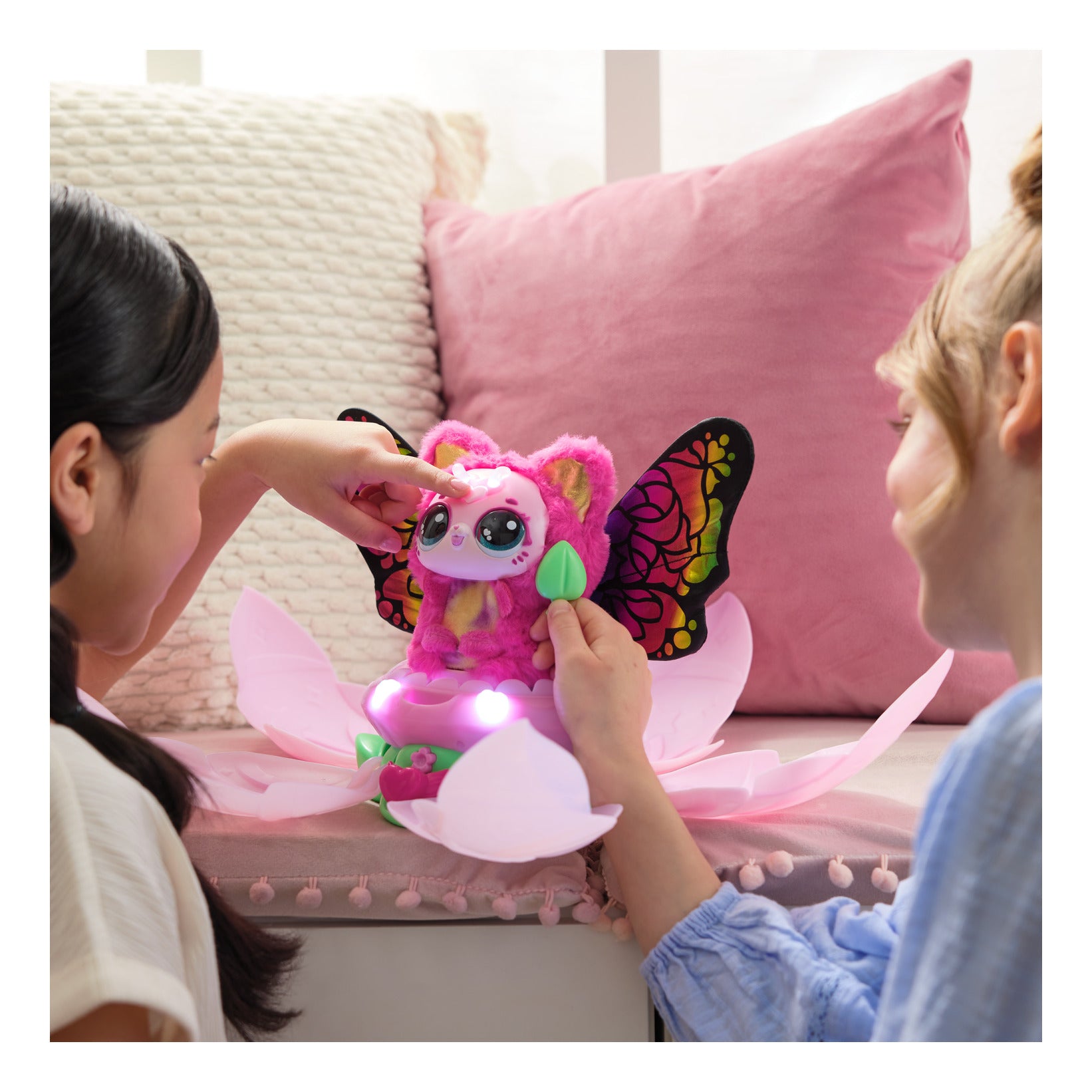 Hatchimals Bloomables Kittyfly Surprise Interactive Toy