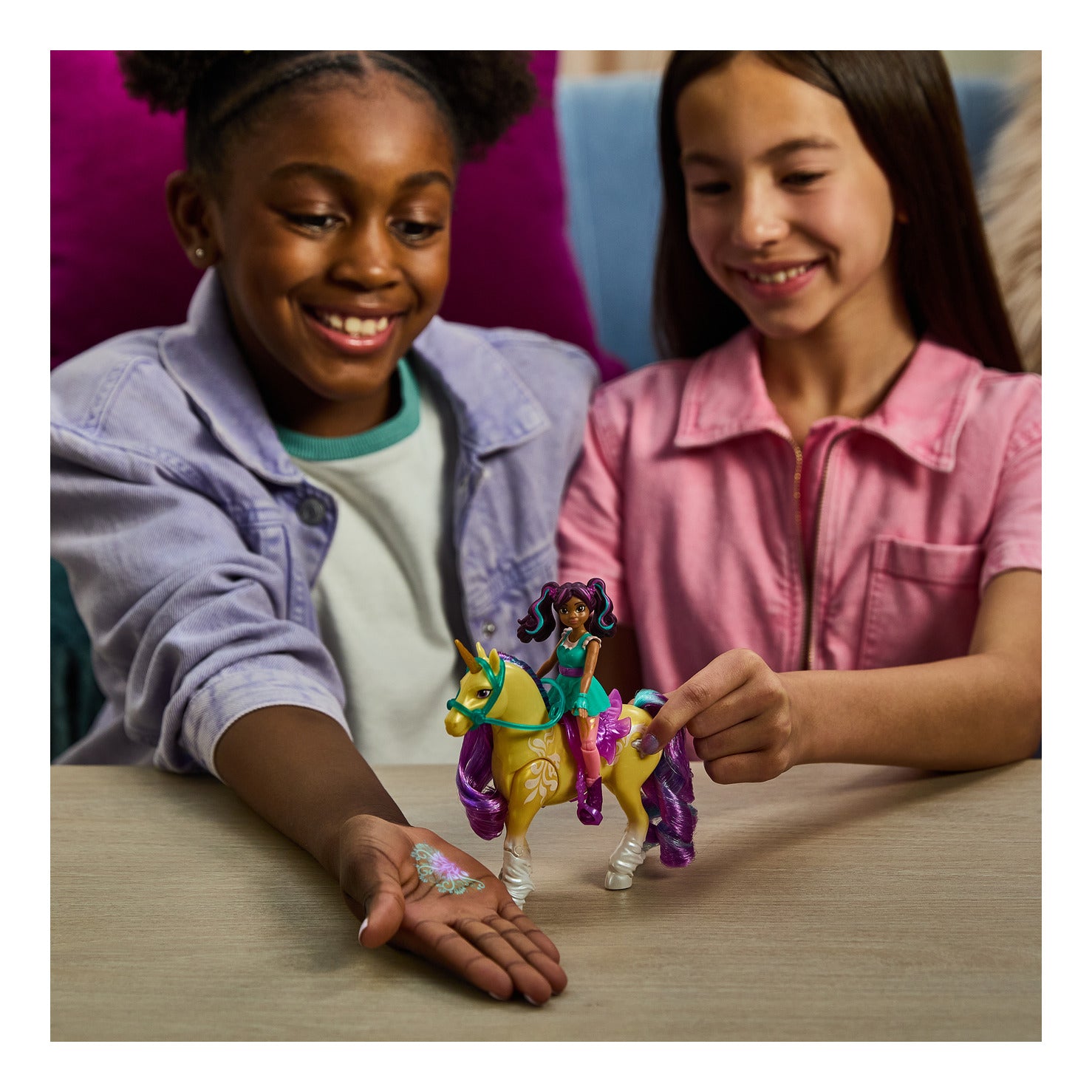 Unicorn Academy Ava & Plant Magic Leaf Light-Up Doll and Unicorn Set