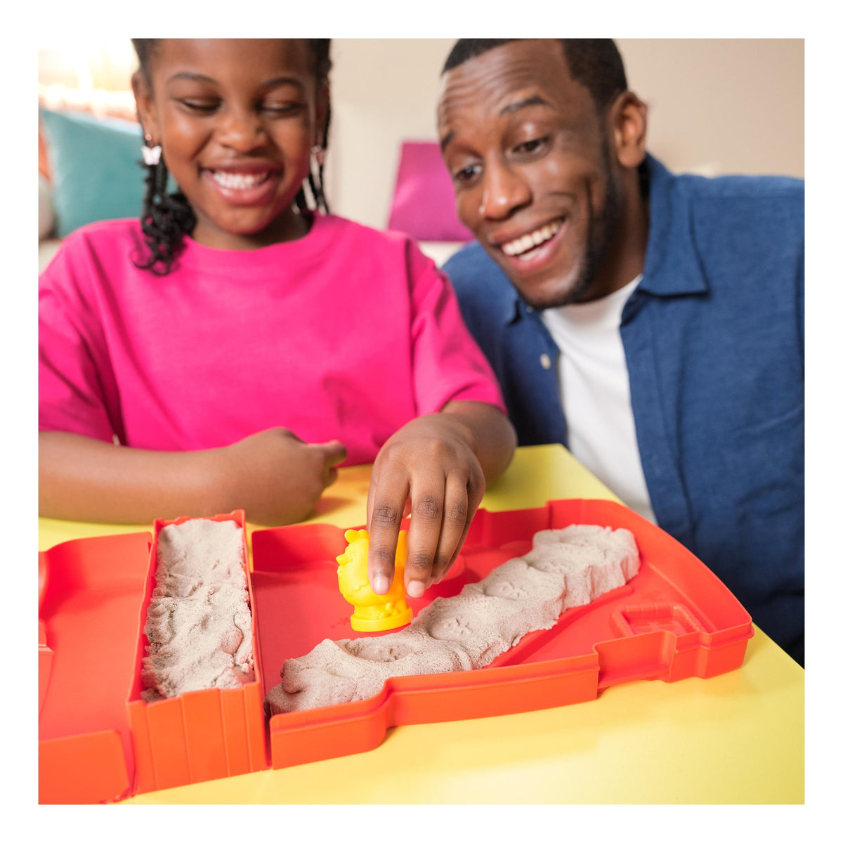 Kinetic Sand Sandy Farm Set with 340g Sand and 6 Tools