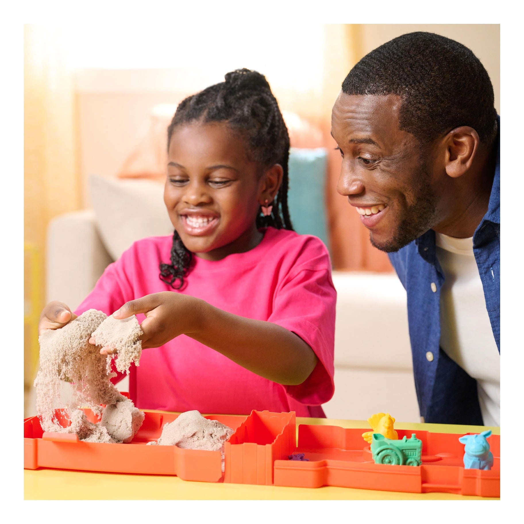 Kinetic Sand Sandy Farm Set with 340g Sand and 6 Tools